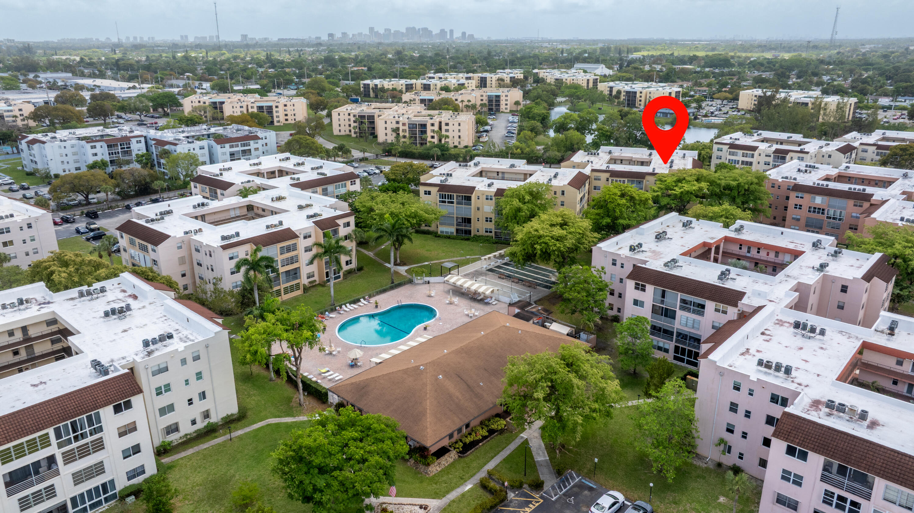 SOMERSET NO SEVEN CONDO - Residential