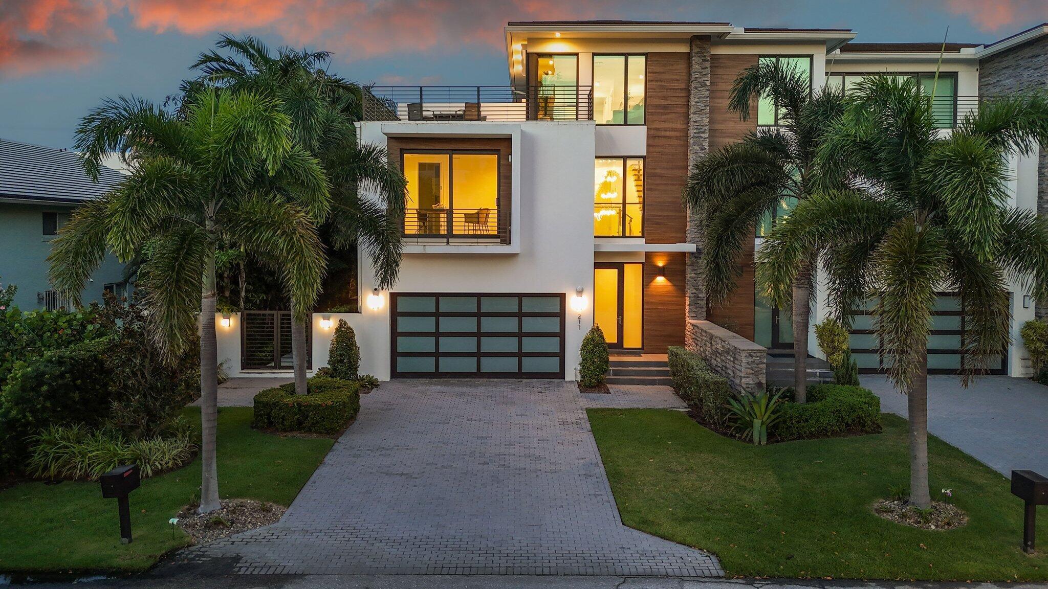 215 MACFARLANE PLAT - Residential