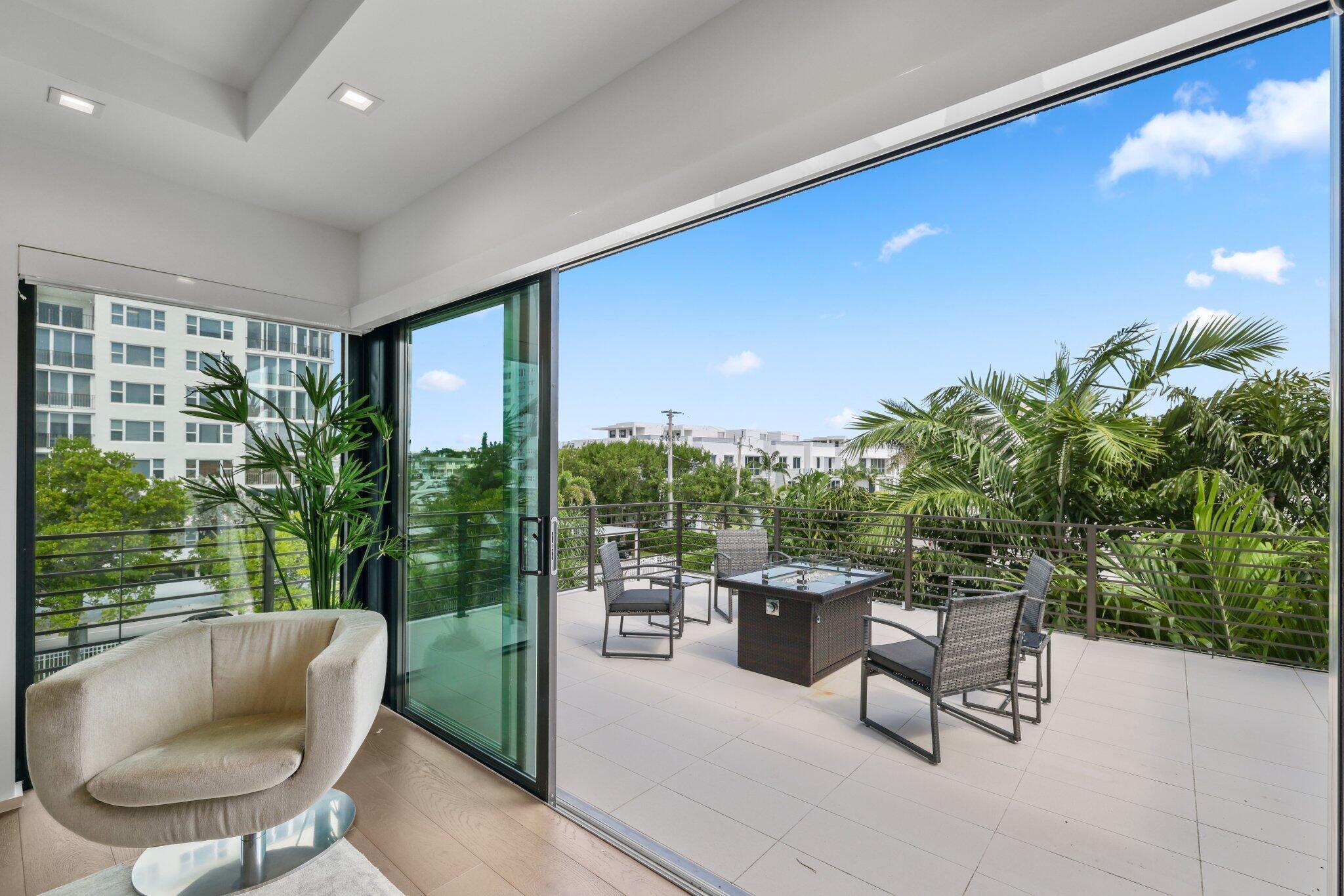 215 MACFARLANE PLAT - Residential