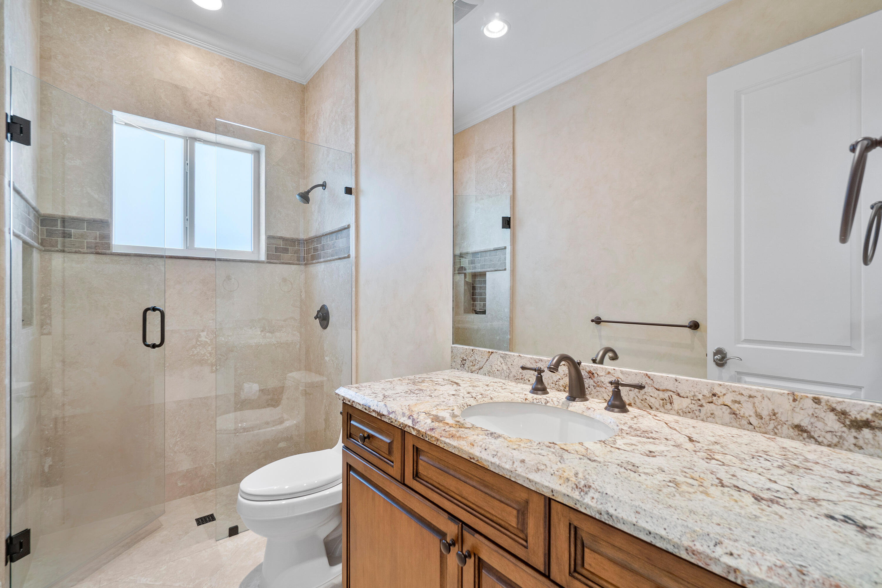 LAKE ROGERS ISLE UNIT E IN - Residential
