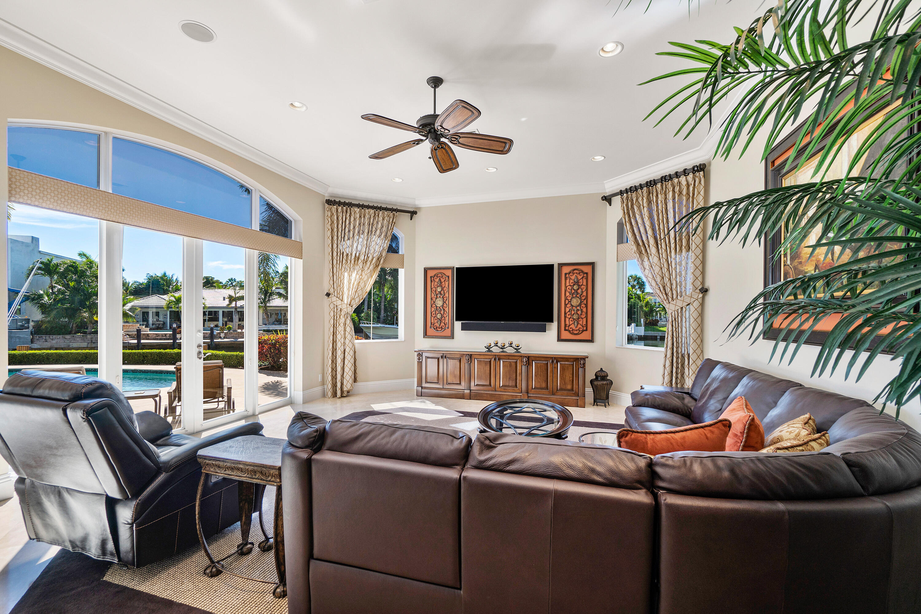 LAKE ROGERS ISLE UNIT E IN - Residential