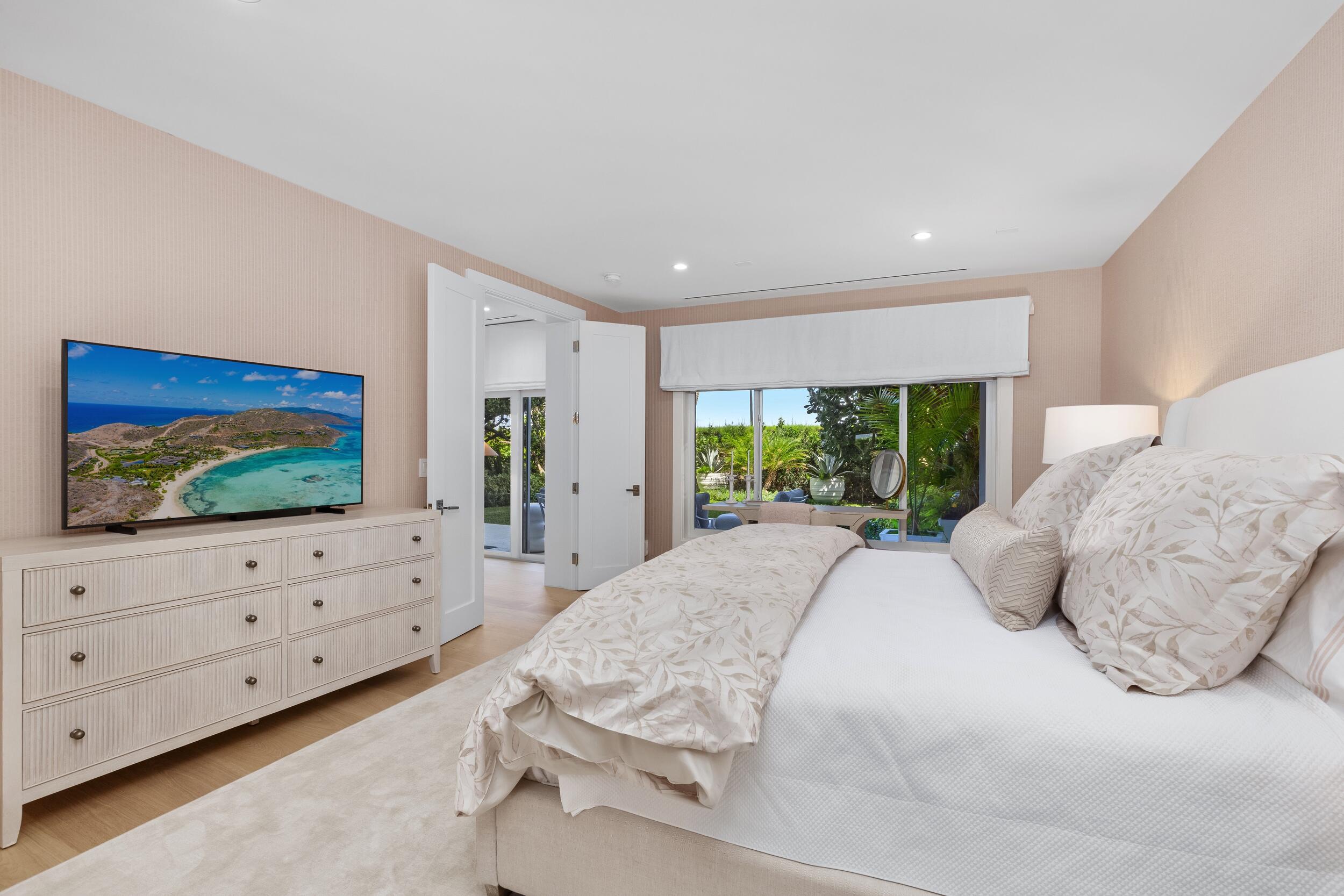 THREE HUNDRED OCEAN BLVD APTS INC - Residential