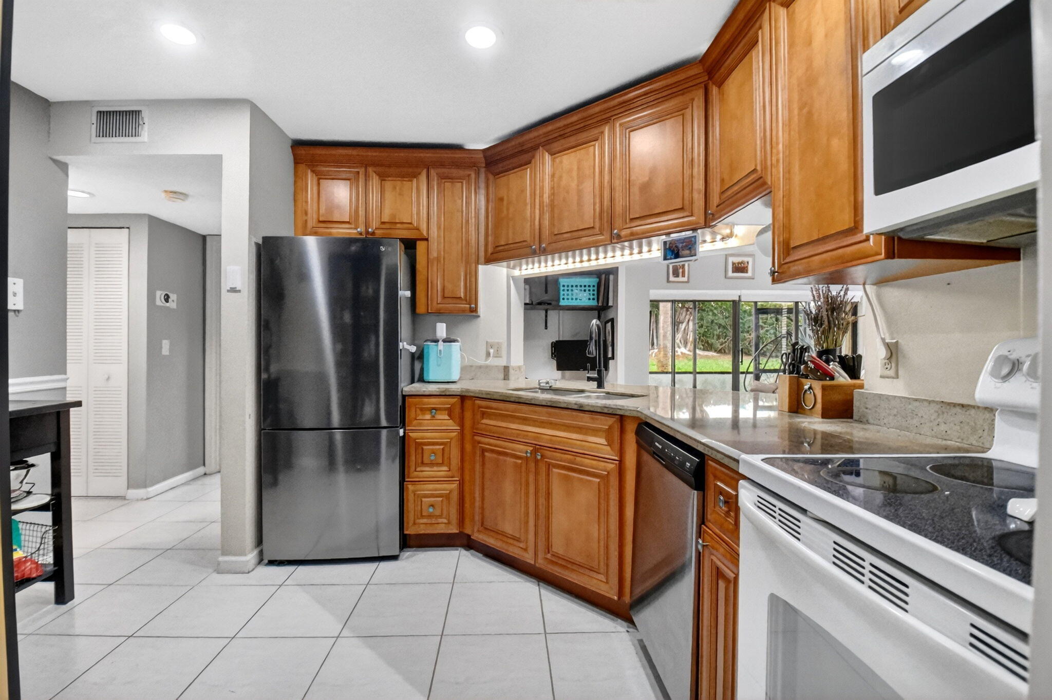 SOUTH LAKE CONDO - Residential