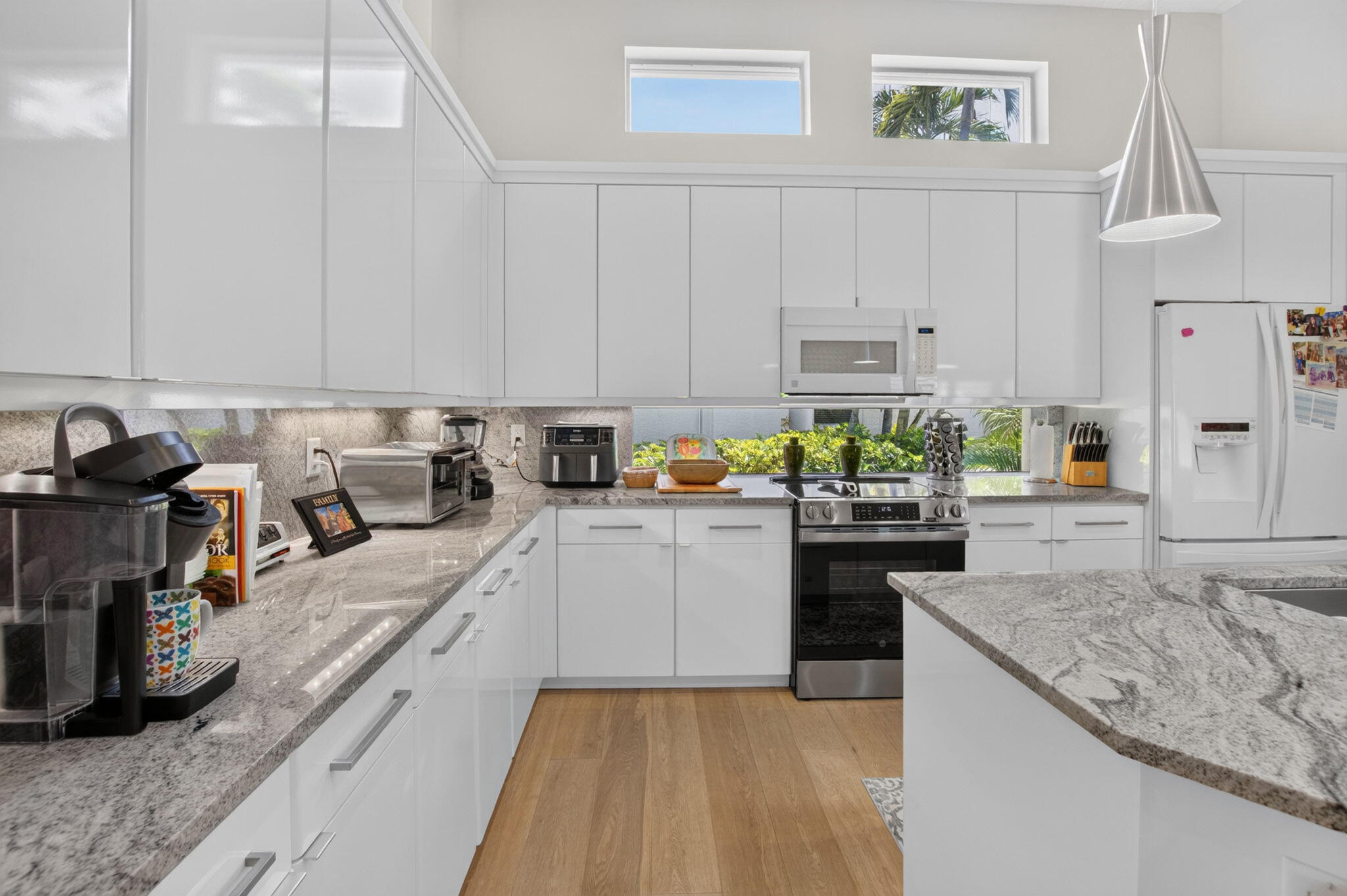 ADDISON RESERVE PARS 7 AND 8 - Residential