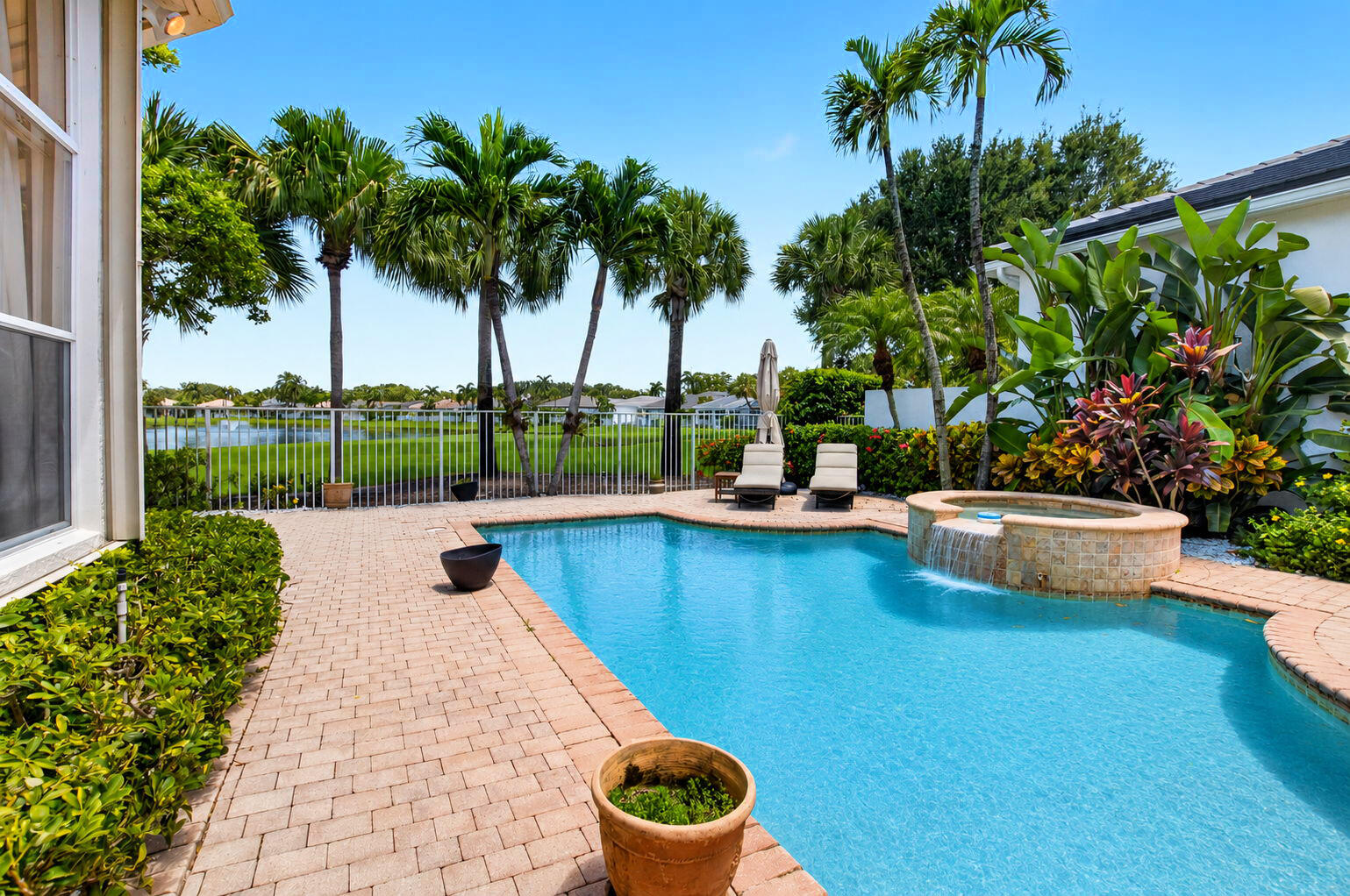 ADDISON RESERVE PARS 7 AND 8 - Residential