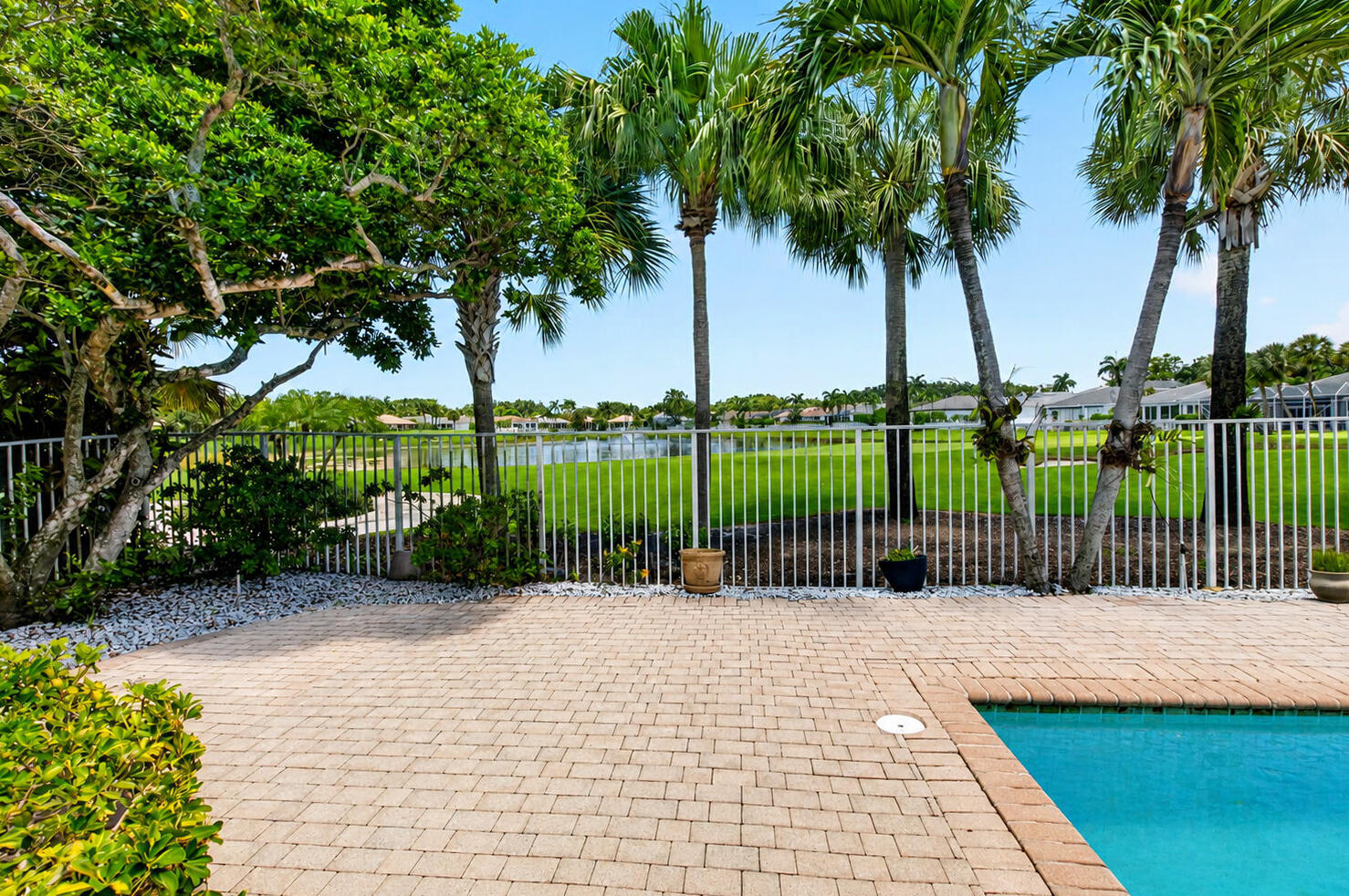 ADDISON RESERVE PARS 7 AND 8 - Residential