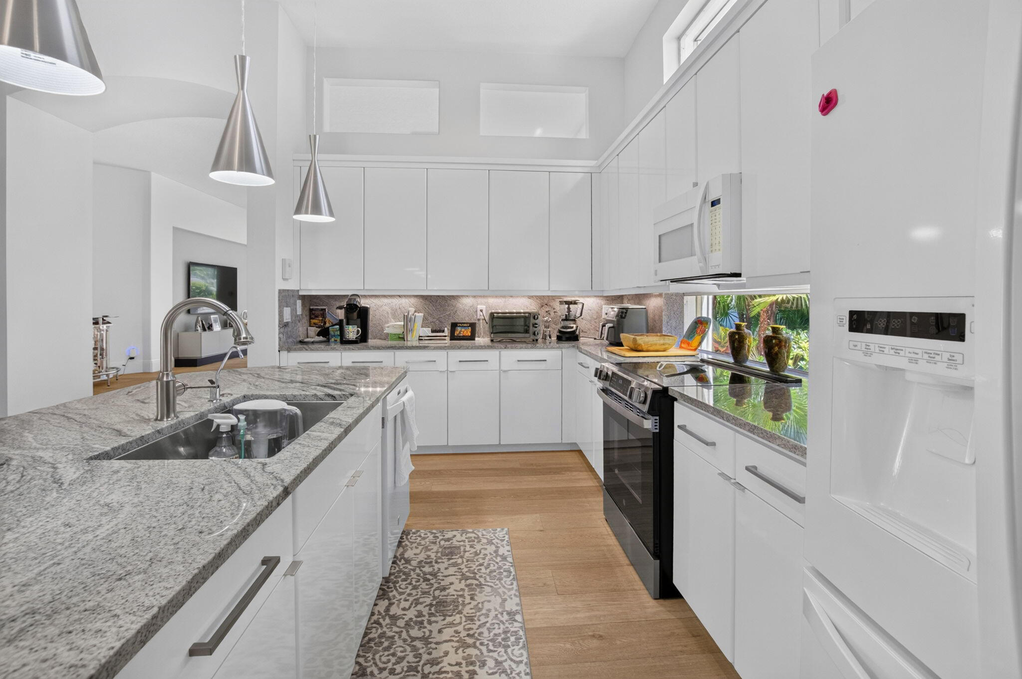 ADDISON RESERVE PARS 7 AND 8 - Residential
