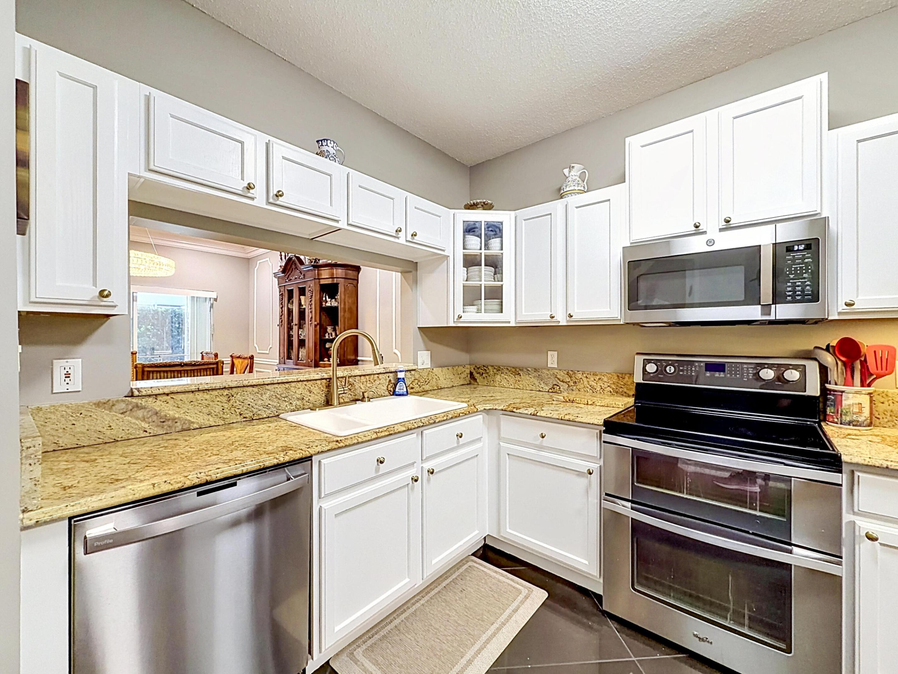 MIZNER POINTE OF BOCA VIA ANCHO - Residential