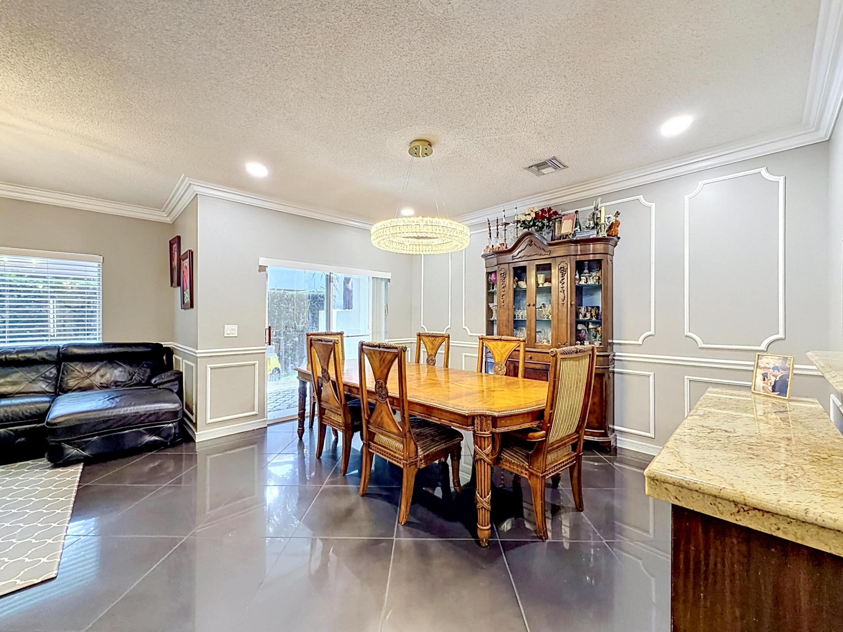 MIZNER POINTE OF BOCA VIA ANCHO - Residential
