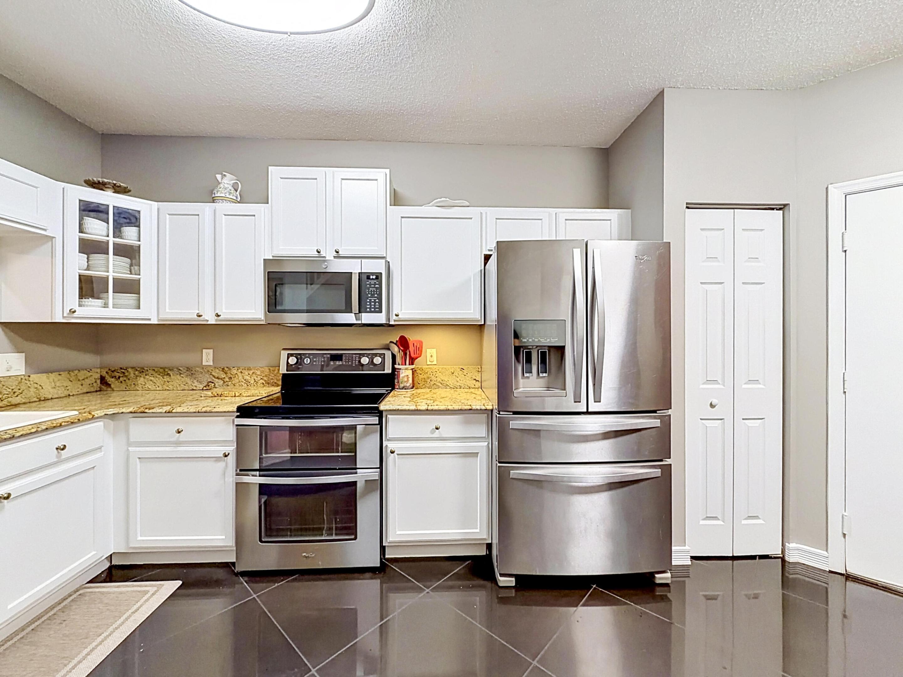 MIZNER POINTE OF BOCA VIA ANCHO - Residential