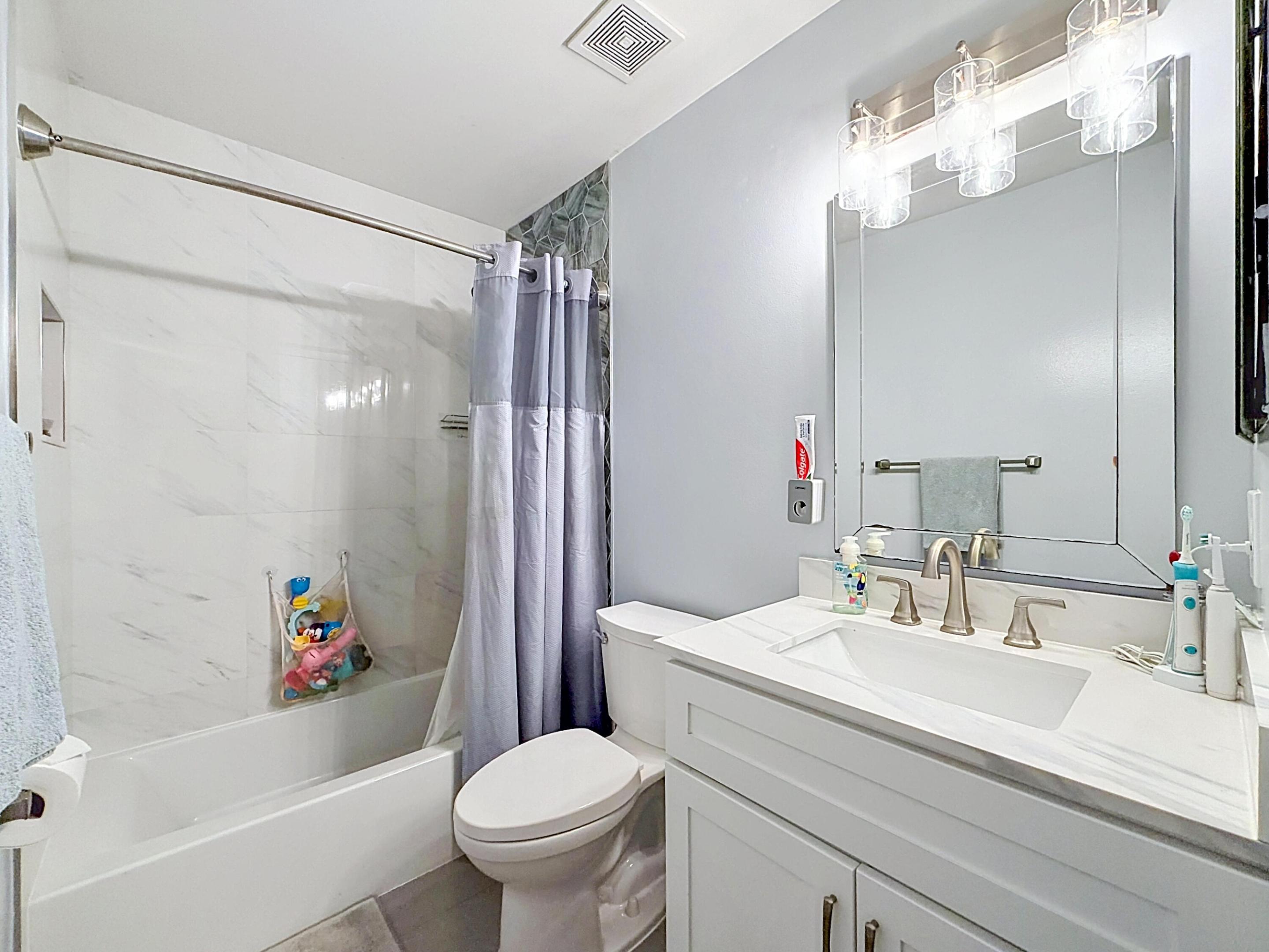 MIZNER POINTE OF BOCA VIA ANCHO - Residential