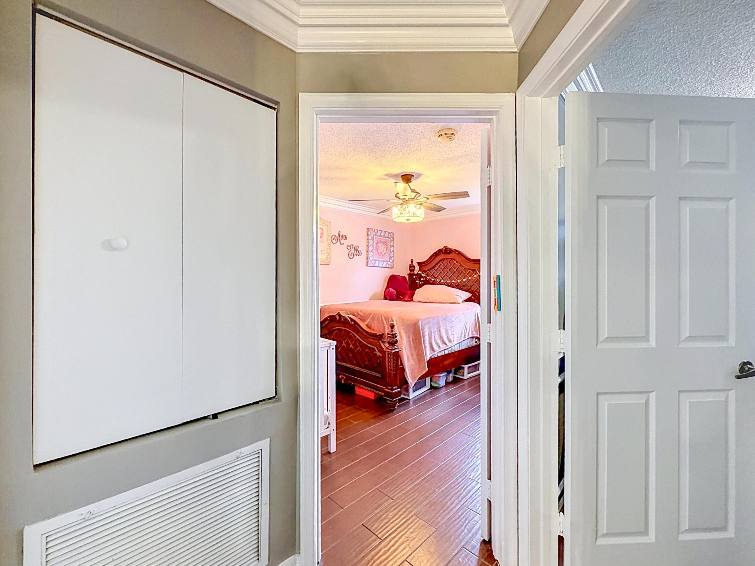 MIZNER POINTE OF BOCA VIA ANCHO - Residential