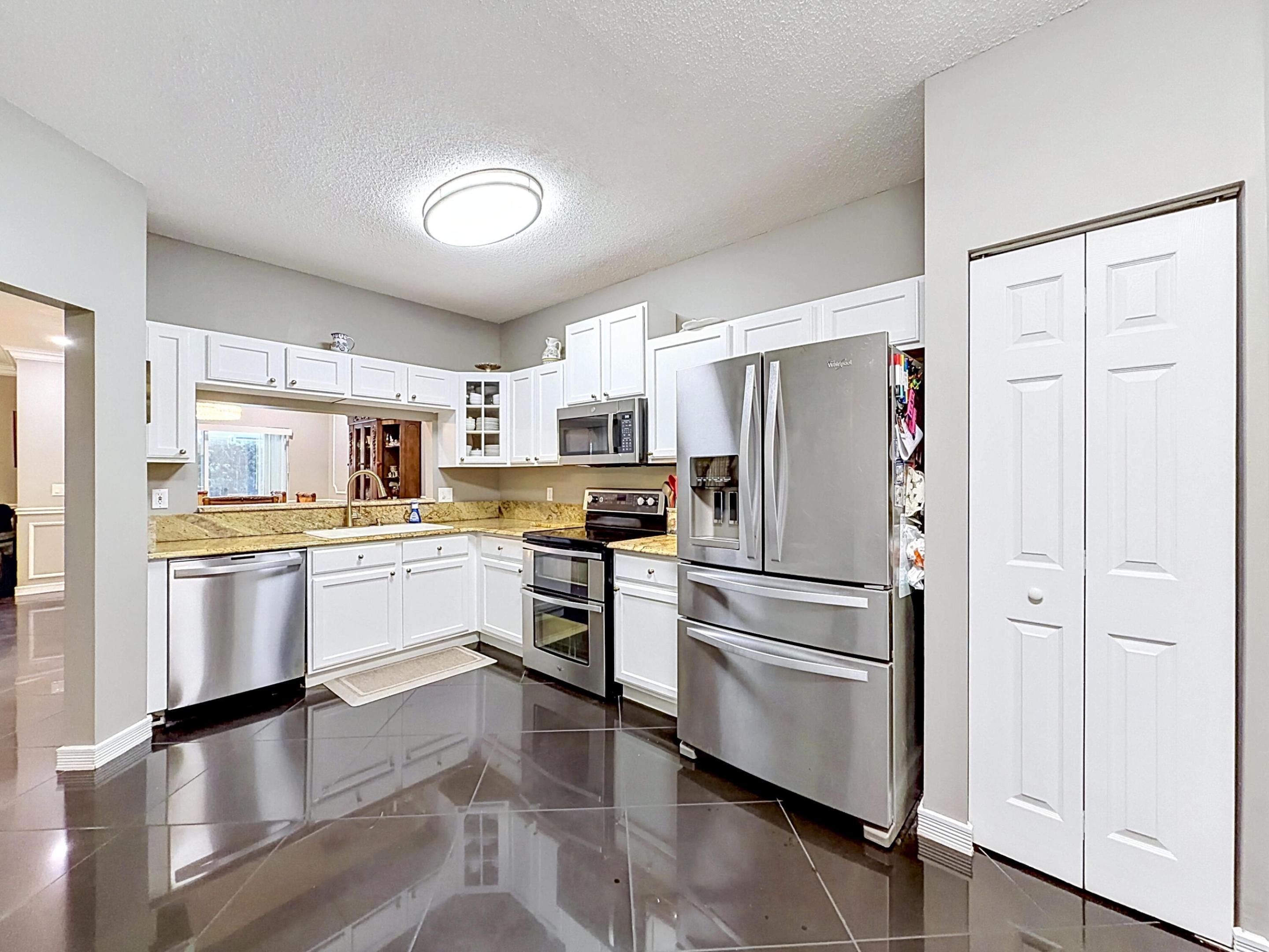 MIZNER POINTE OF BOCA VIA ANCHO - Residential