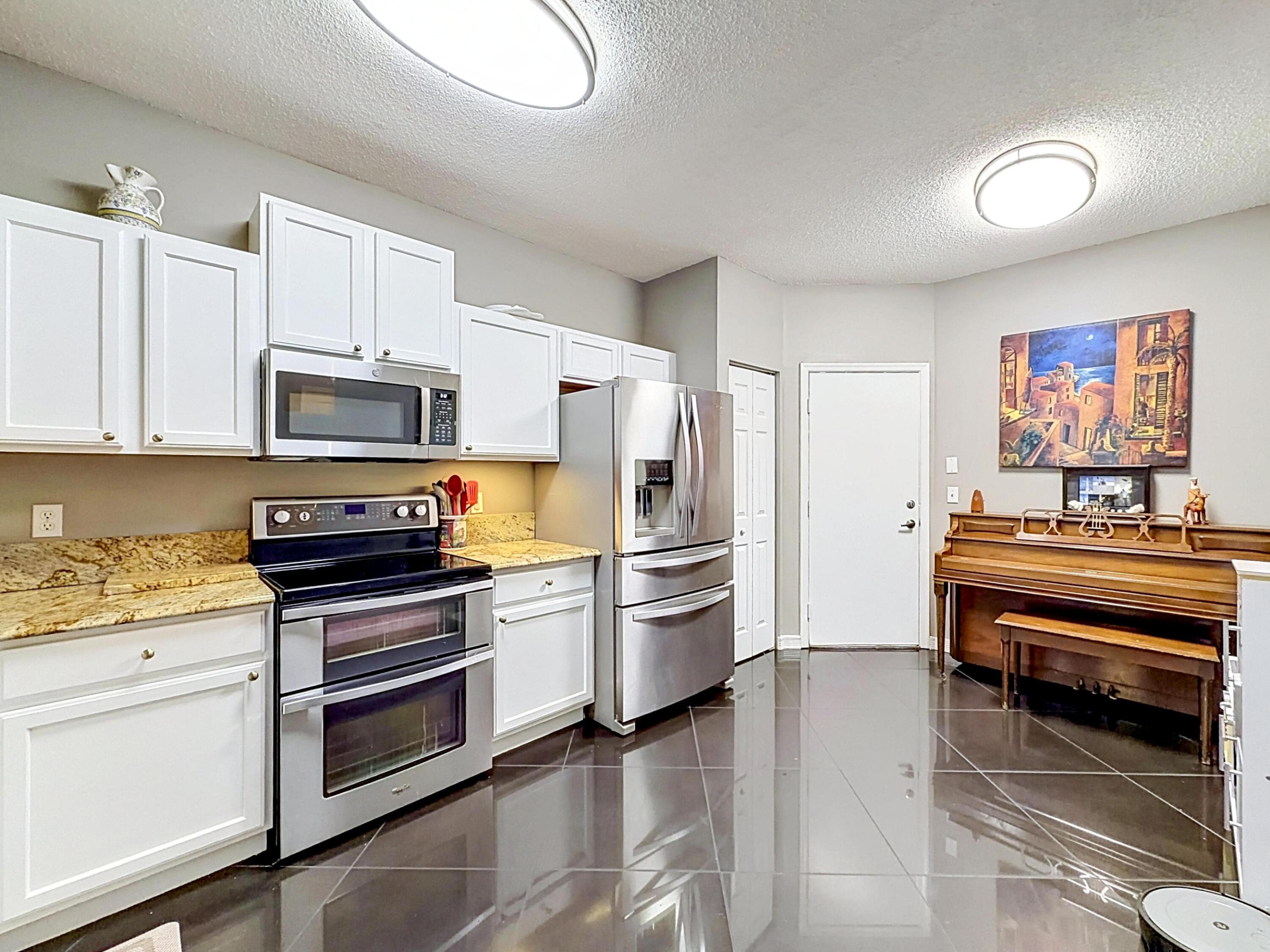 MIZNER POINTE OF BOCA VIA ANCHO - Residential
