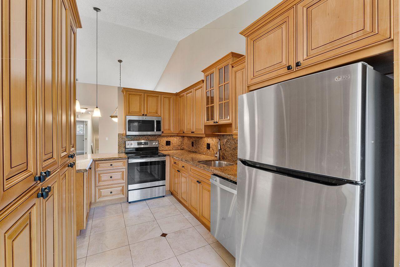 FAIRWAYS AT SOMERSET CONDO - Residential