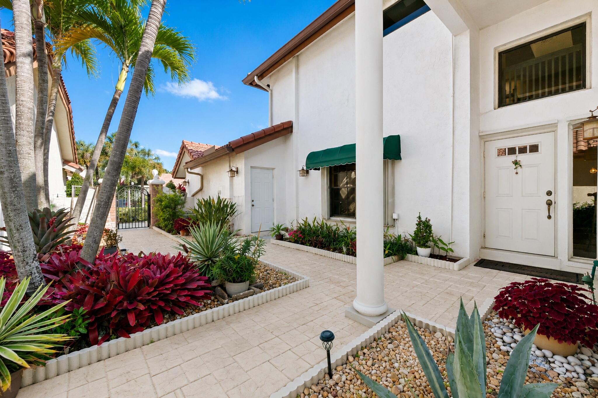 TOWN PLACE CLUB VILLAS - Residential