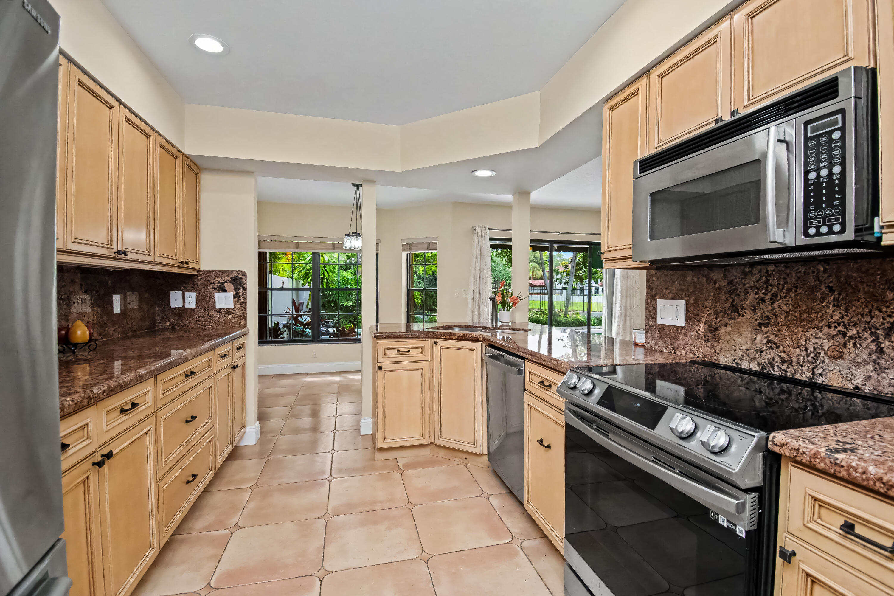 TOWN PLACE CLUB VILLAS - Residential