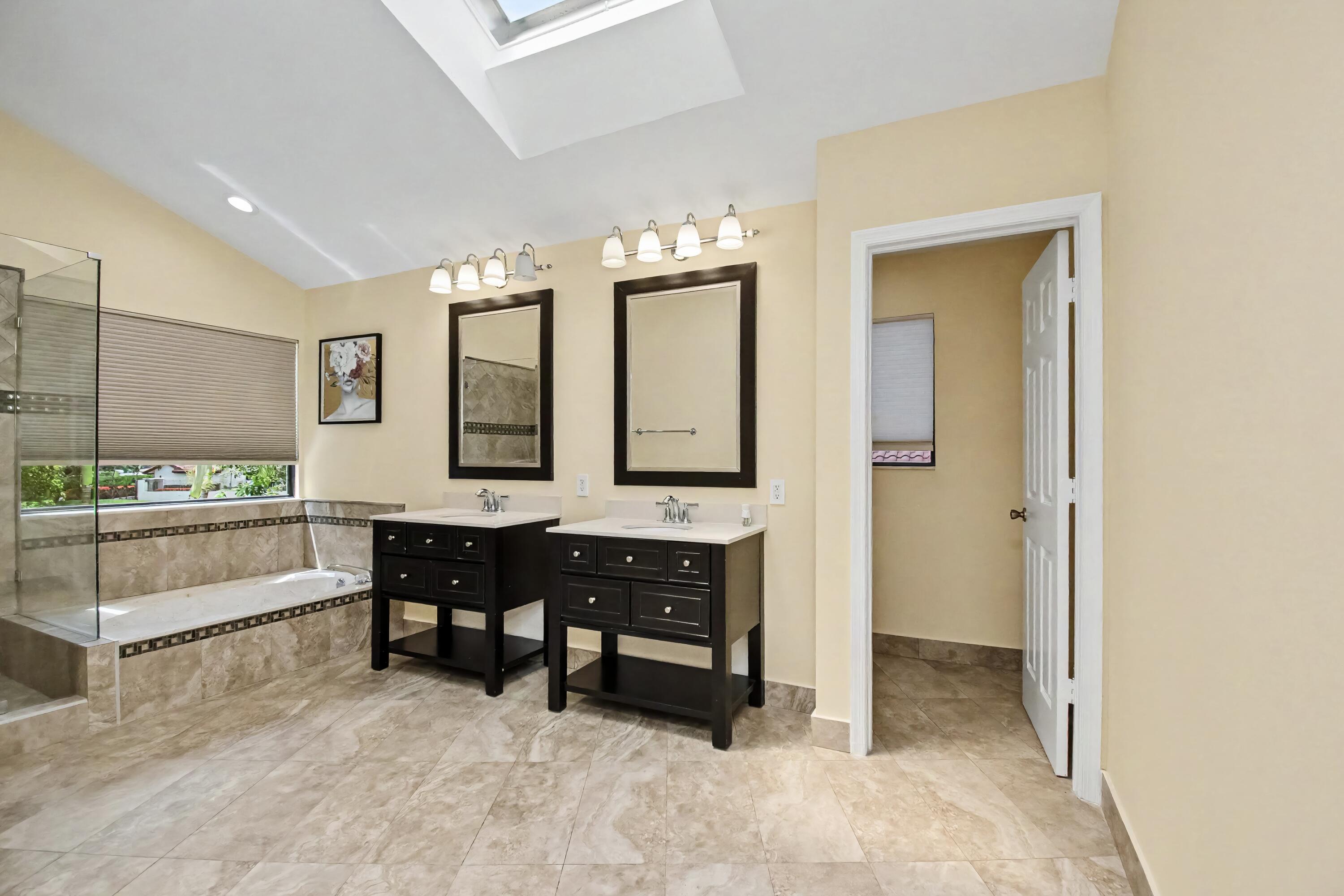 TOWN PLACE CLUB VILLAS - Residential