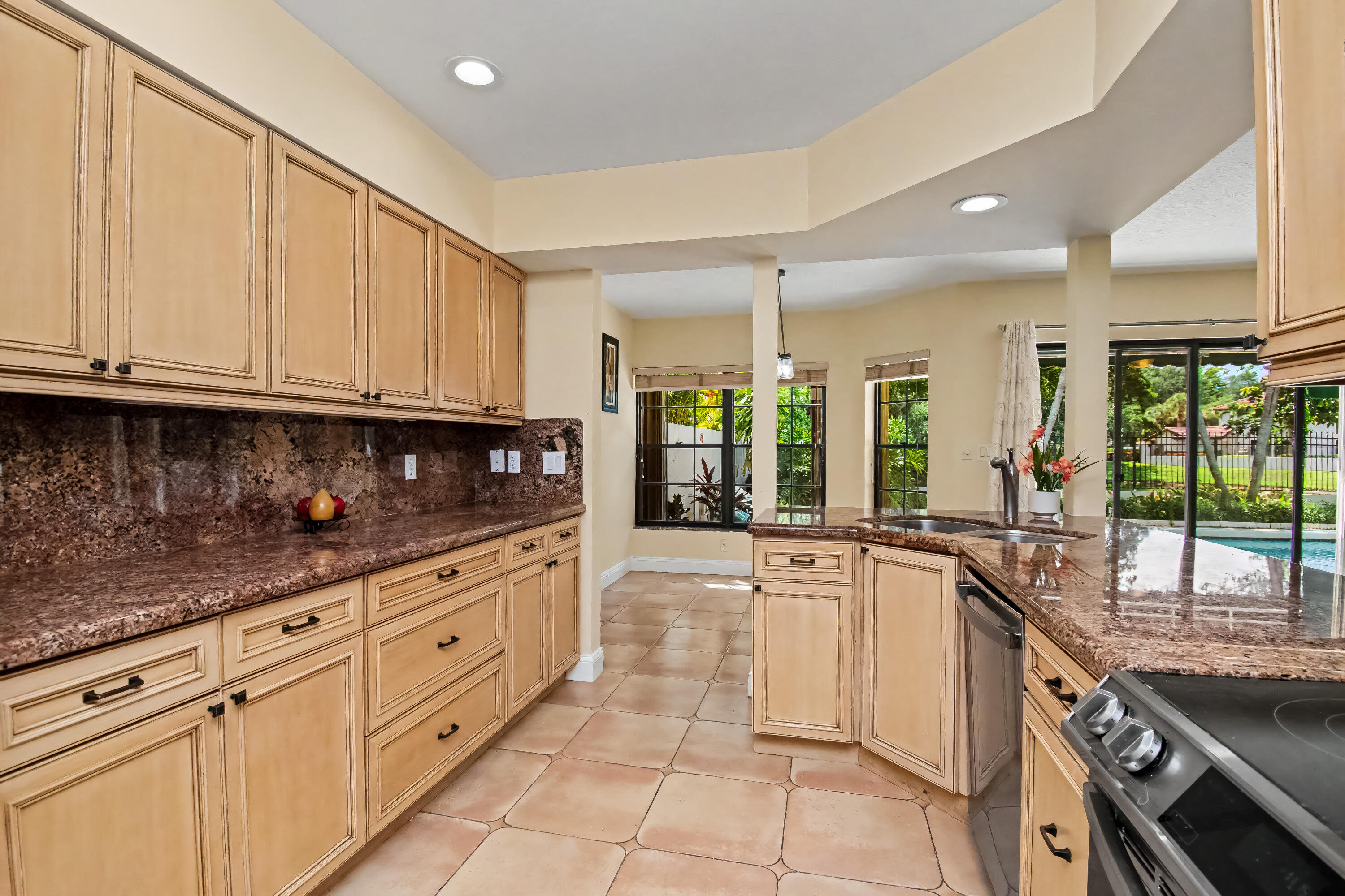 TOWN PLACE CLUB VILLAS - Residential
