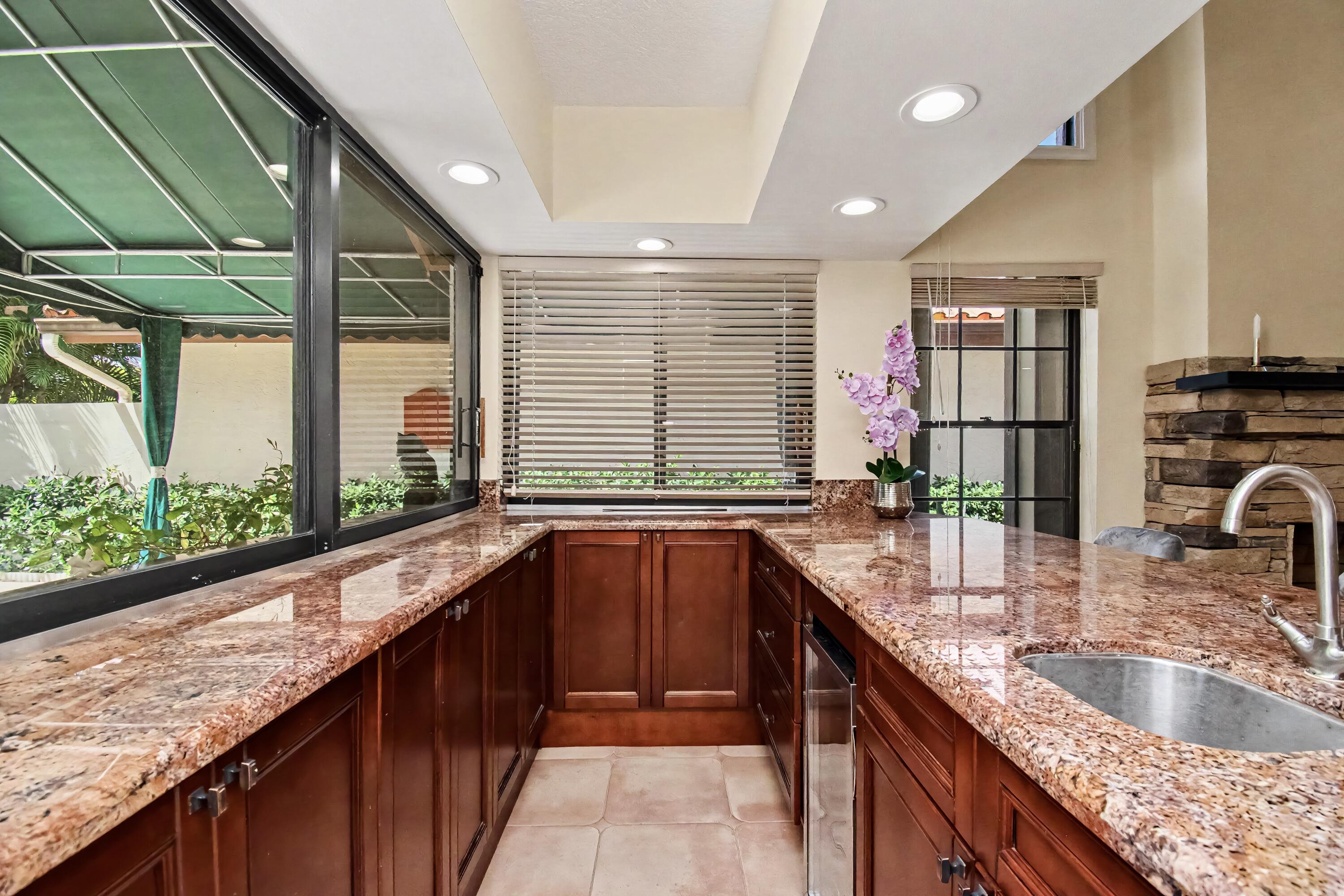TOWN PLACE CLUB VILLAS - Residential