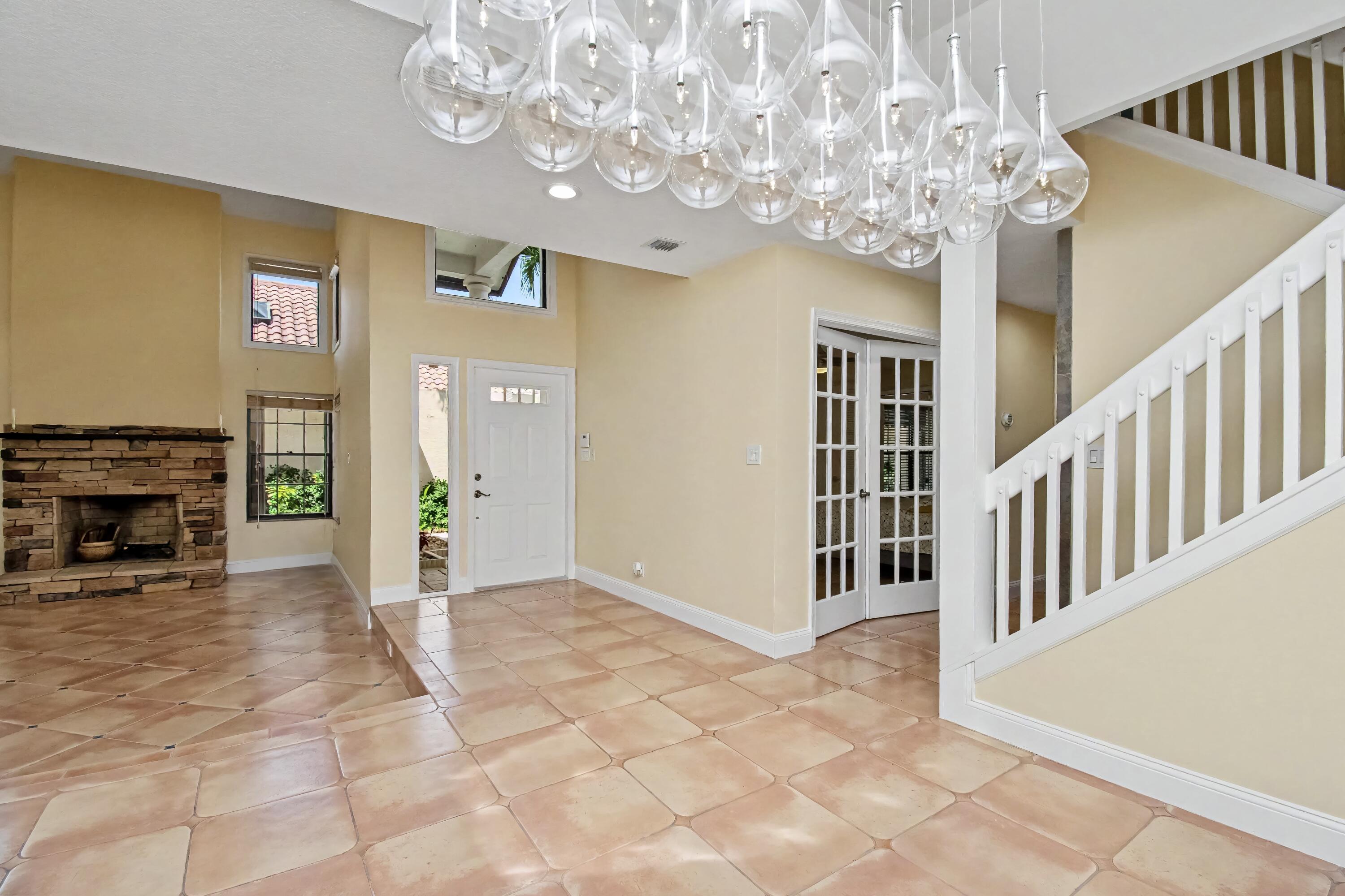 TOWN PLACE CLUB VILLAS - Residential