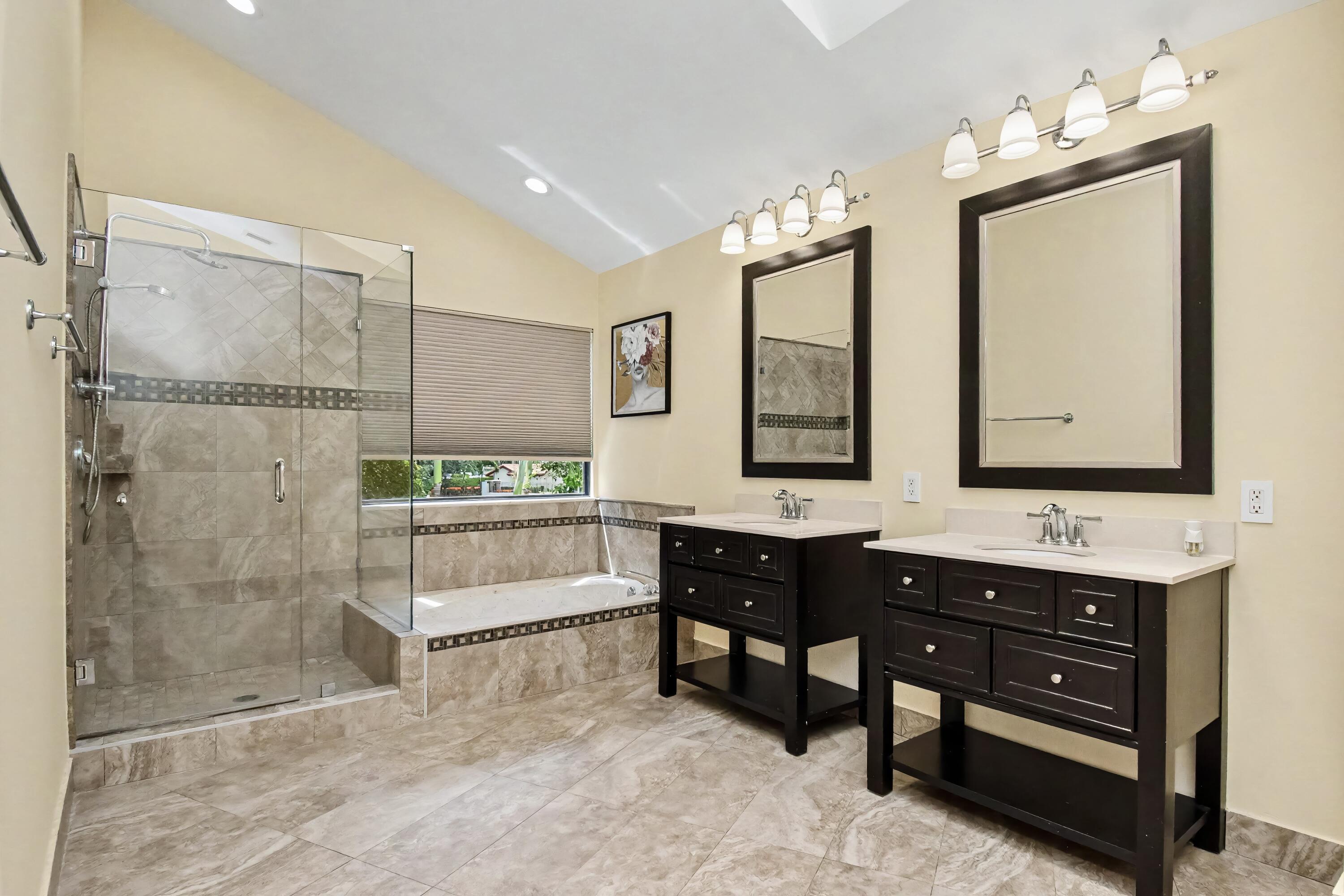 TOWN PLACE CLUB VILLAS - Residential