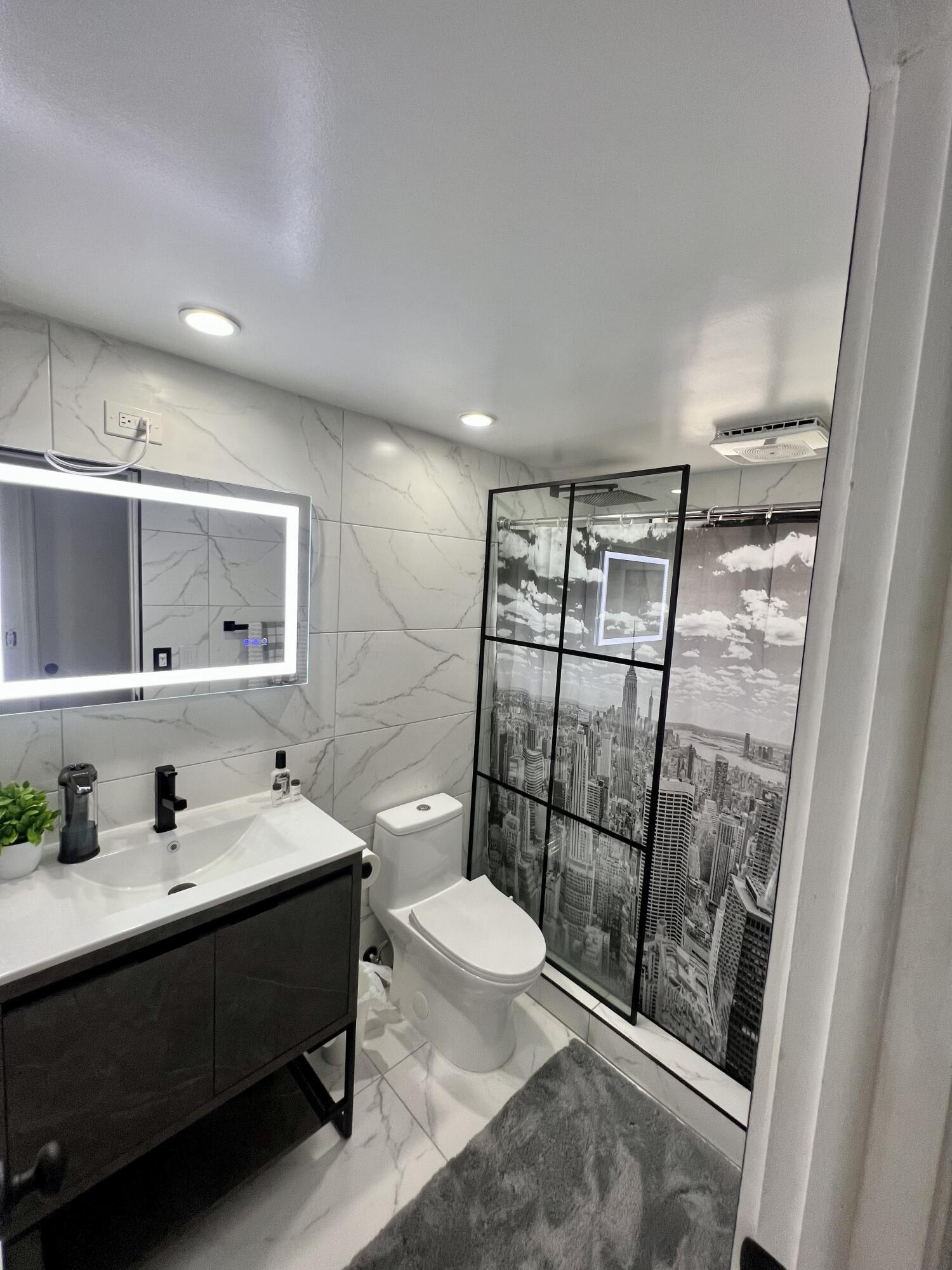 CENTRE HILL COURTS CONDO - Residential Lease