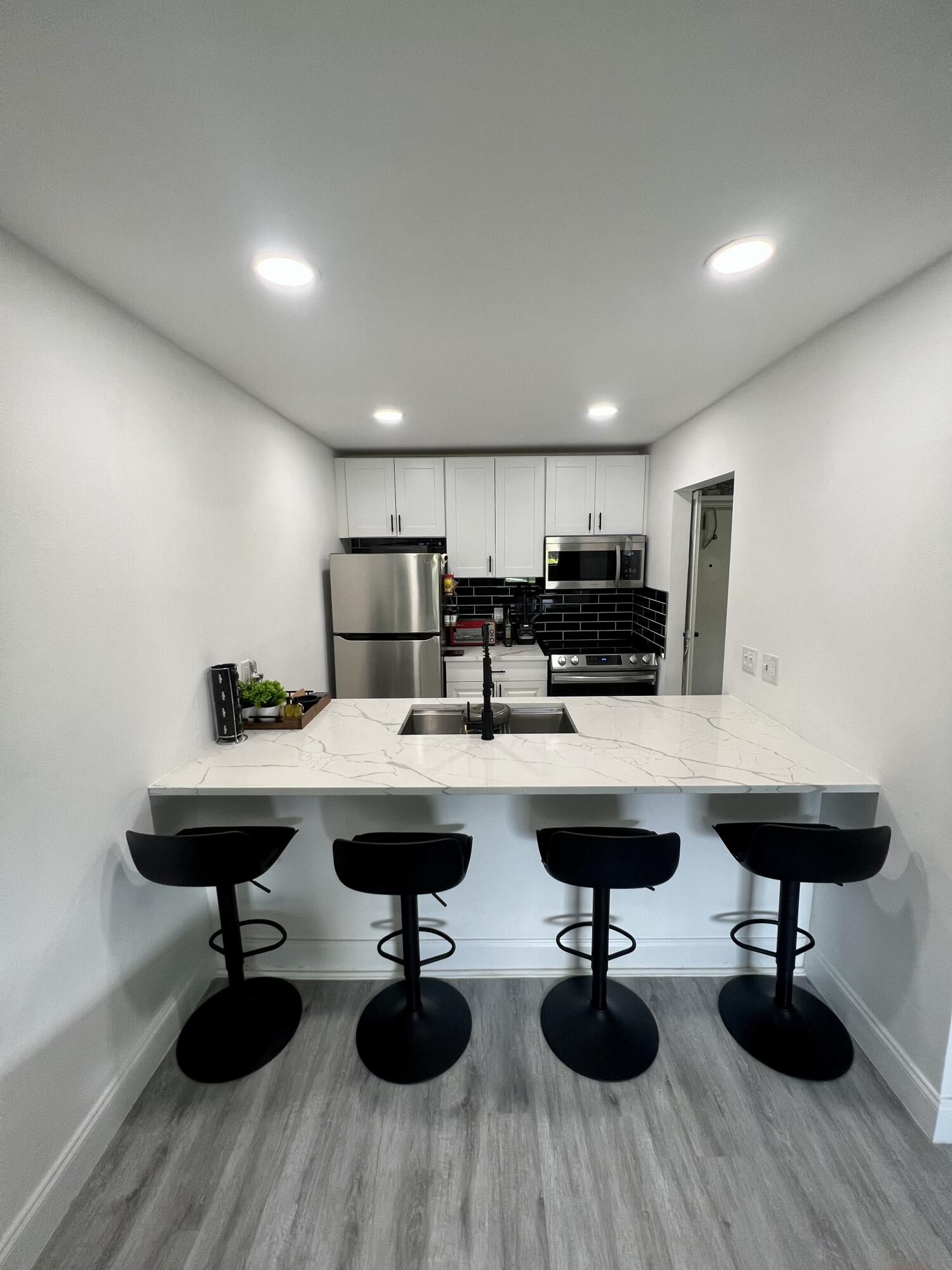CENTRE HILL COURTS CONDO - Residential Lease