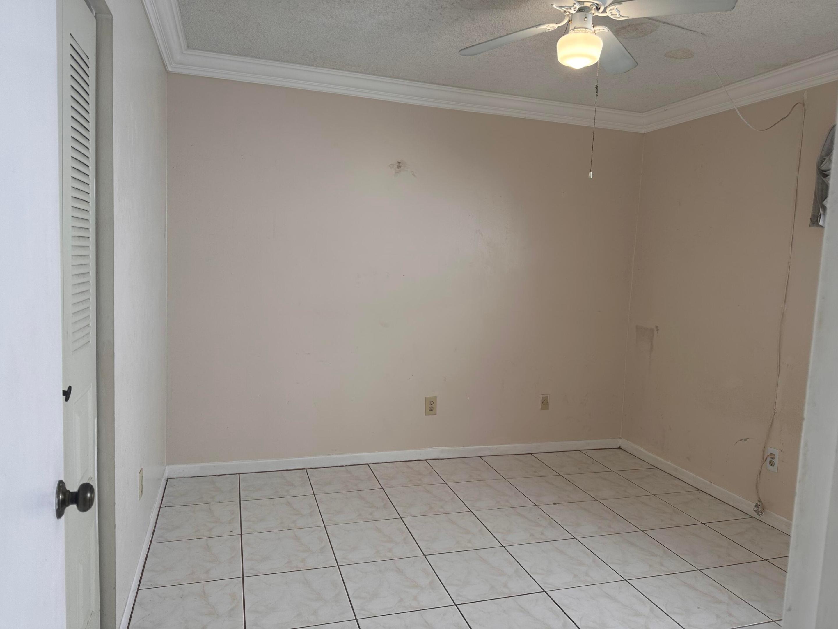 PEMBROKE LAKES SECTION EIGHT - Residential