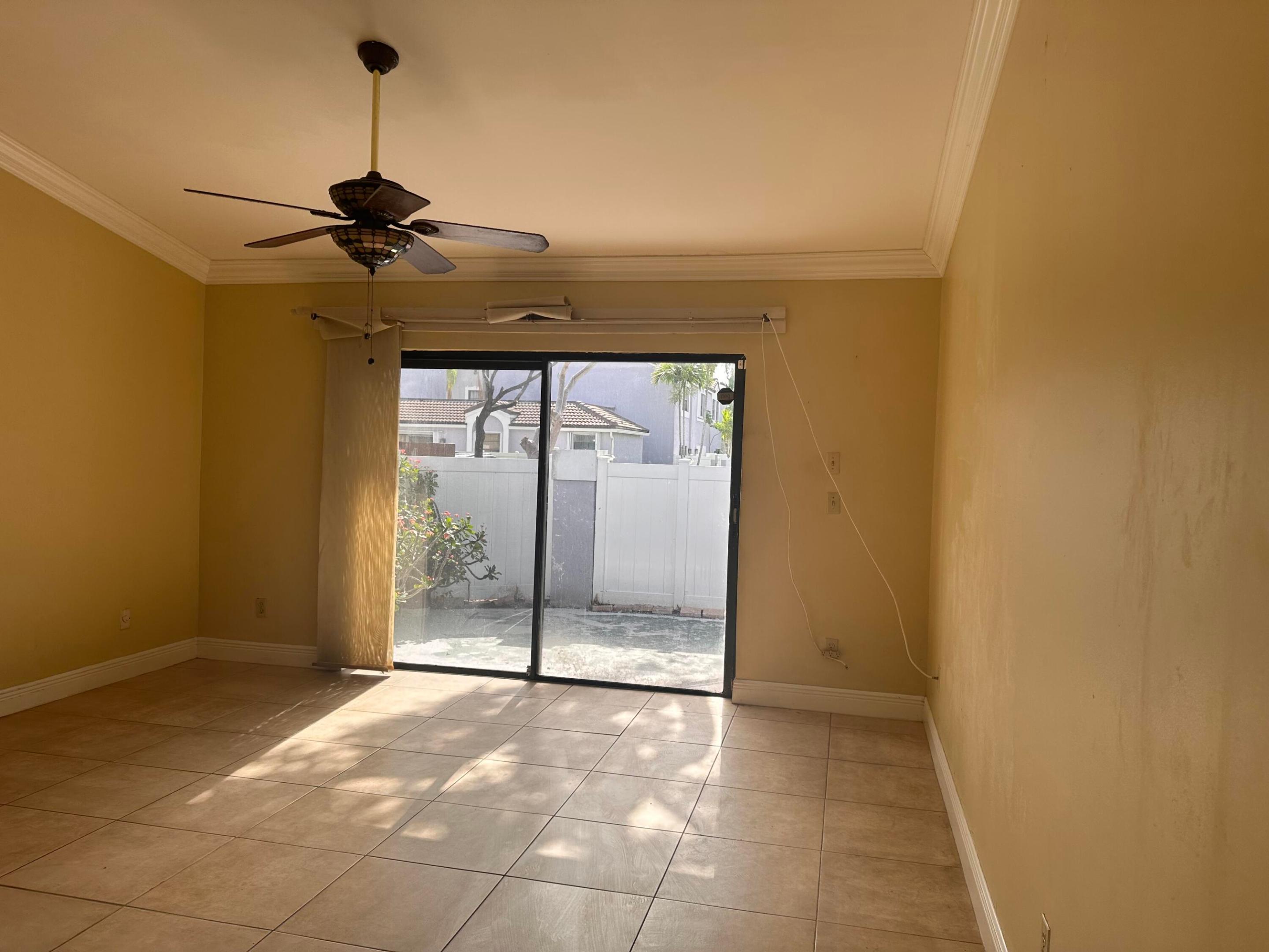 PEMBROKE LAKES SECTION EIGHT - Residential
