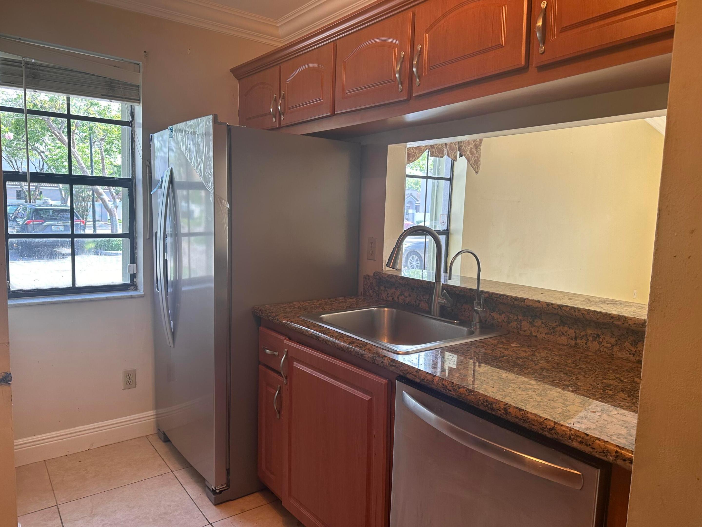 PEMBROKE LAKES SECTION EIGHT - Residential