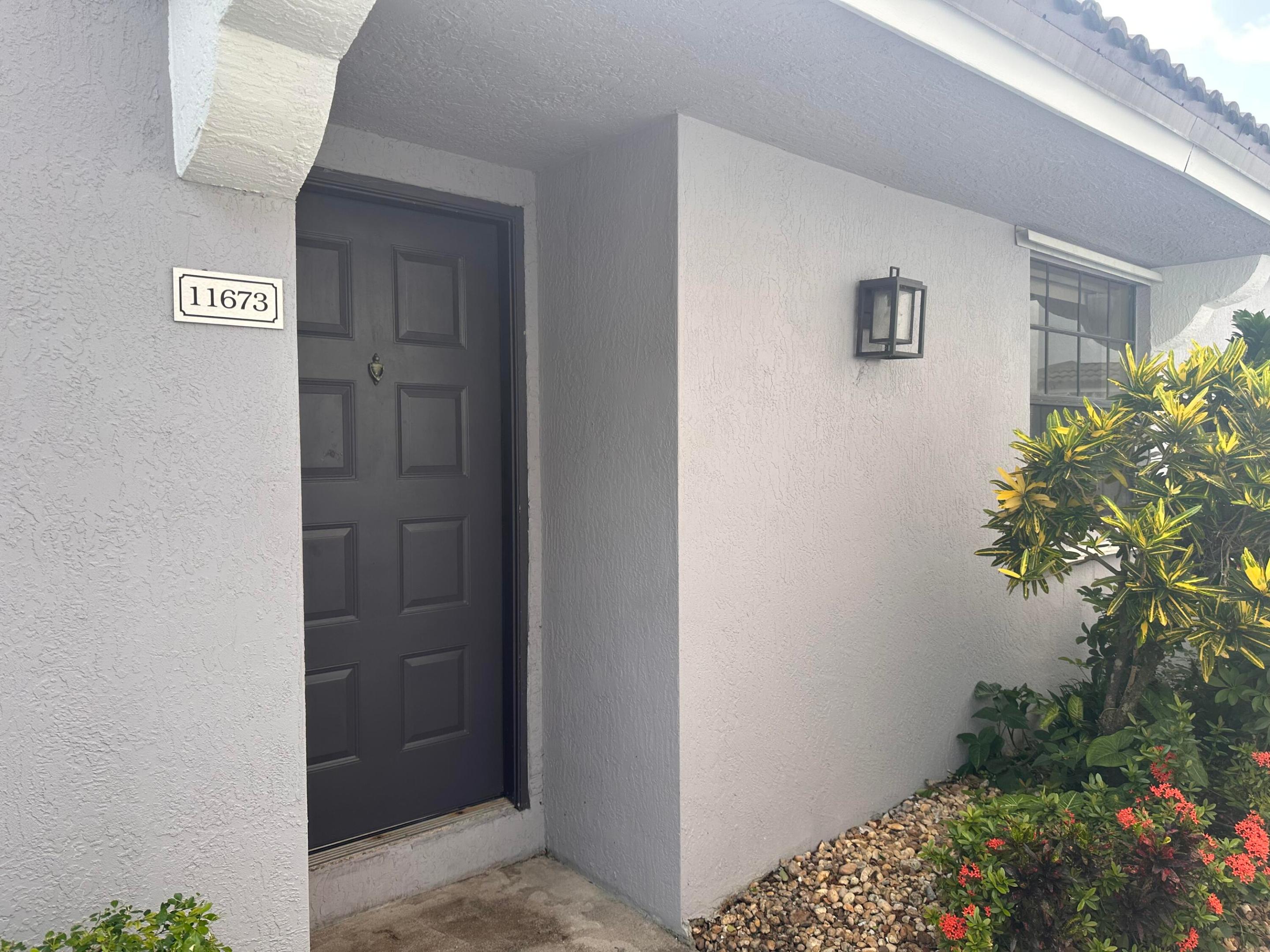PEMBROKE LAKES SECTION EIGHT - Residential