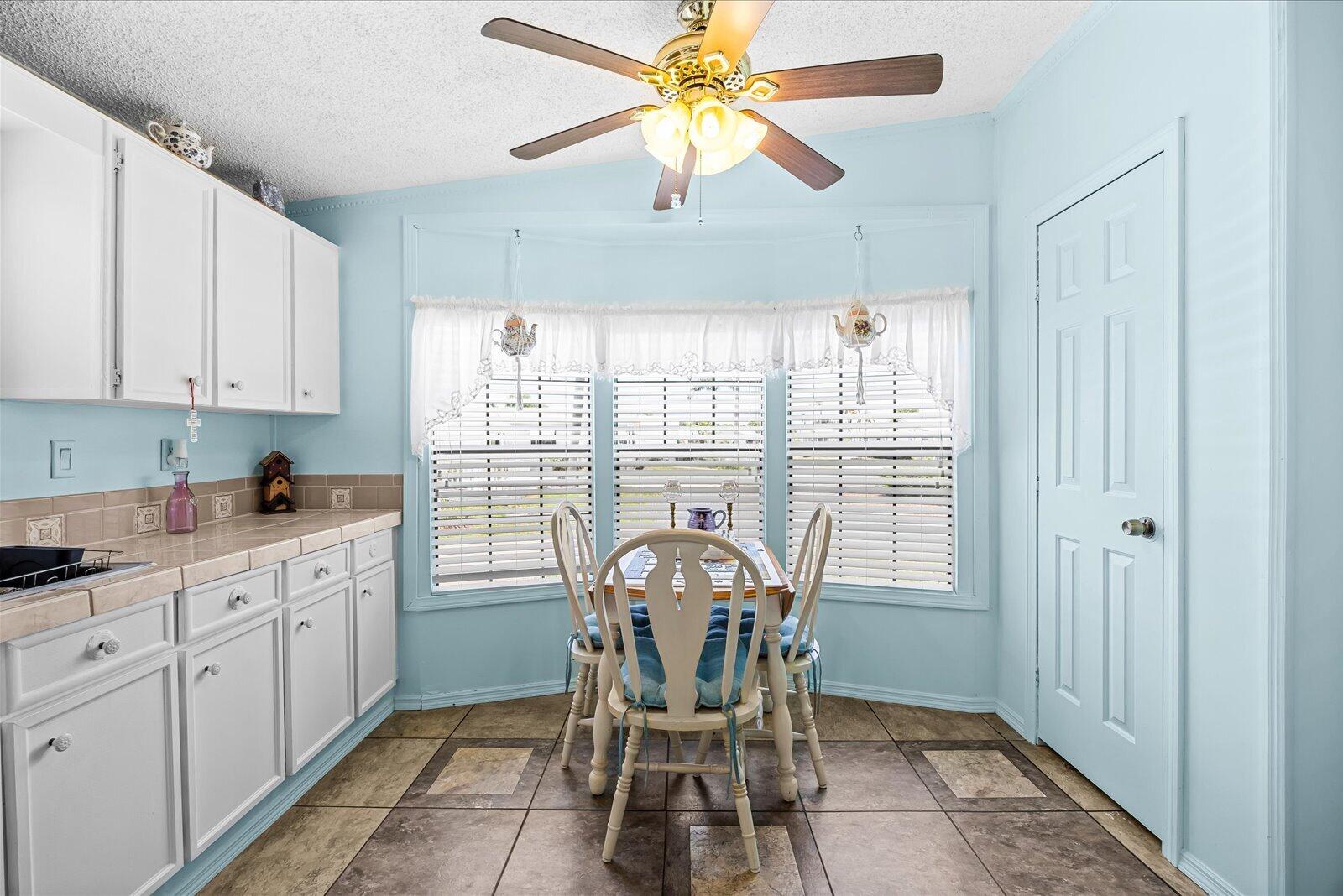 TROPICAL ISLES - Residential