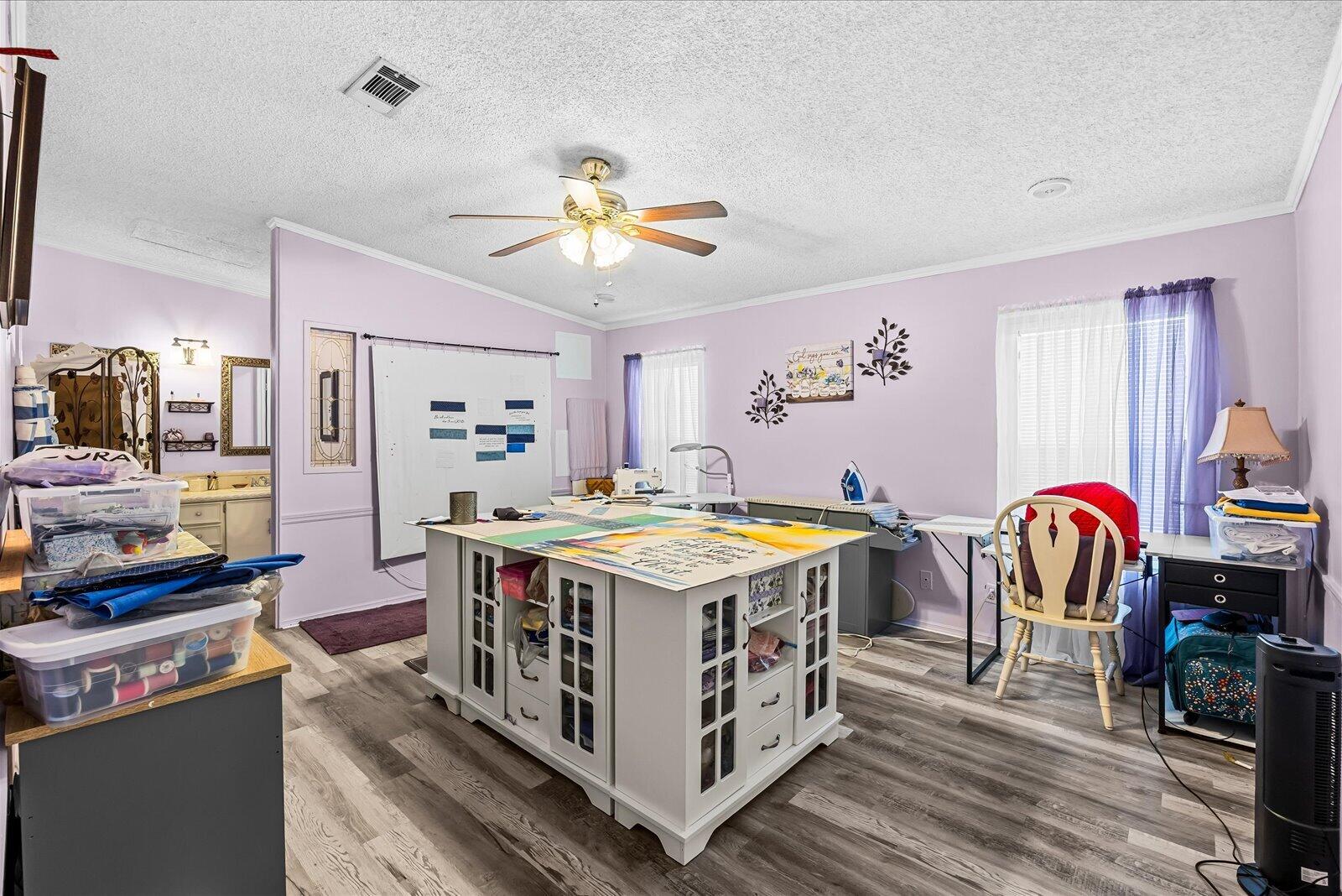 TROPICAL ISLES - Residential