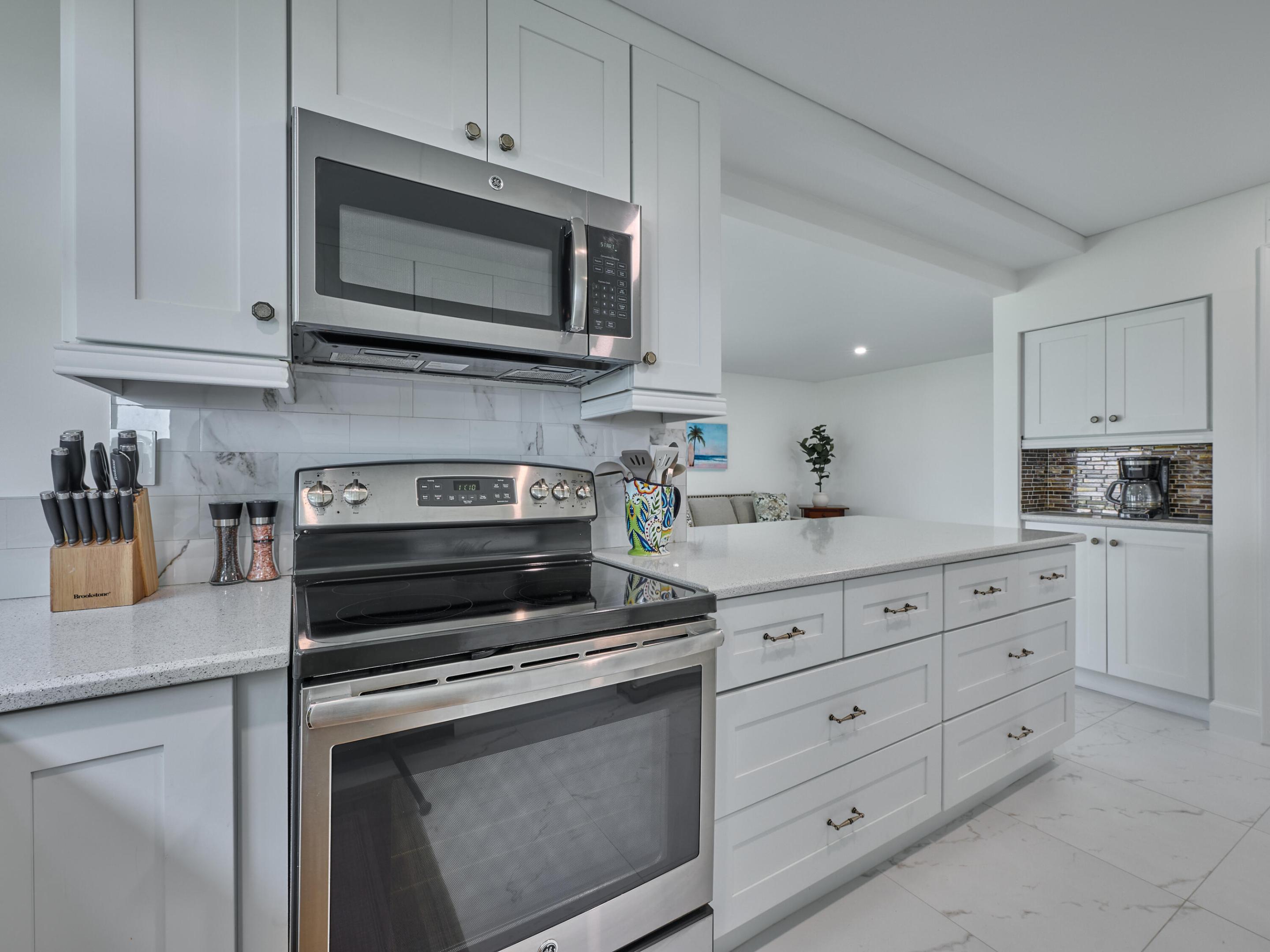EVERGLADES OF NORTH PALM BEACH - Residential Lease