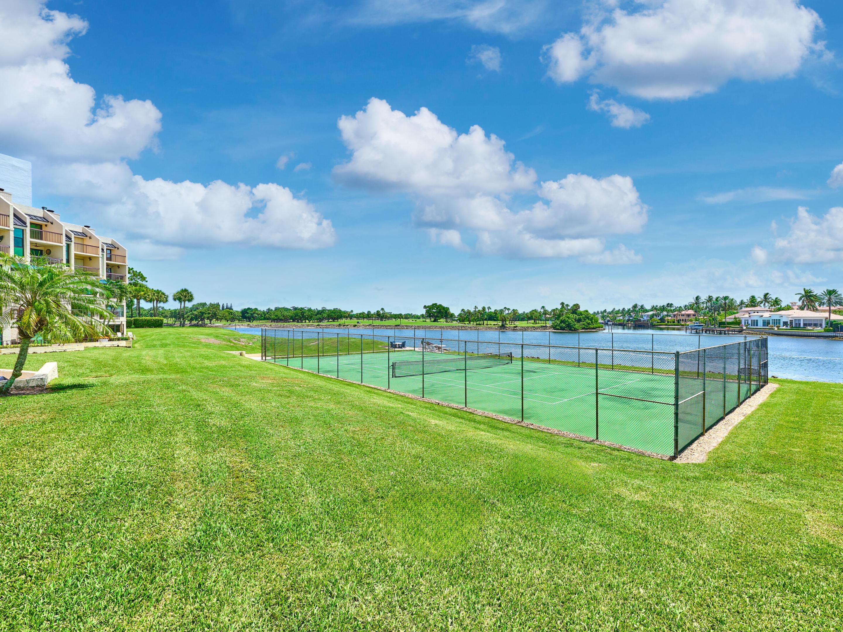 EVERGLADES OF NORTH PALM BEACH - Residential Lease