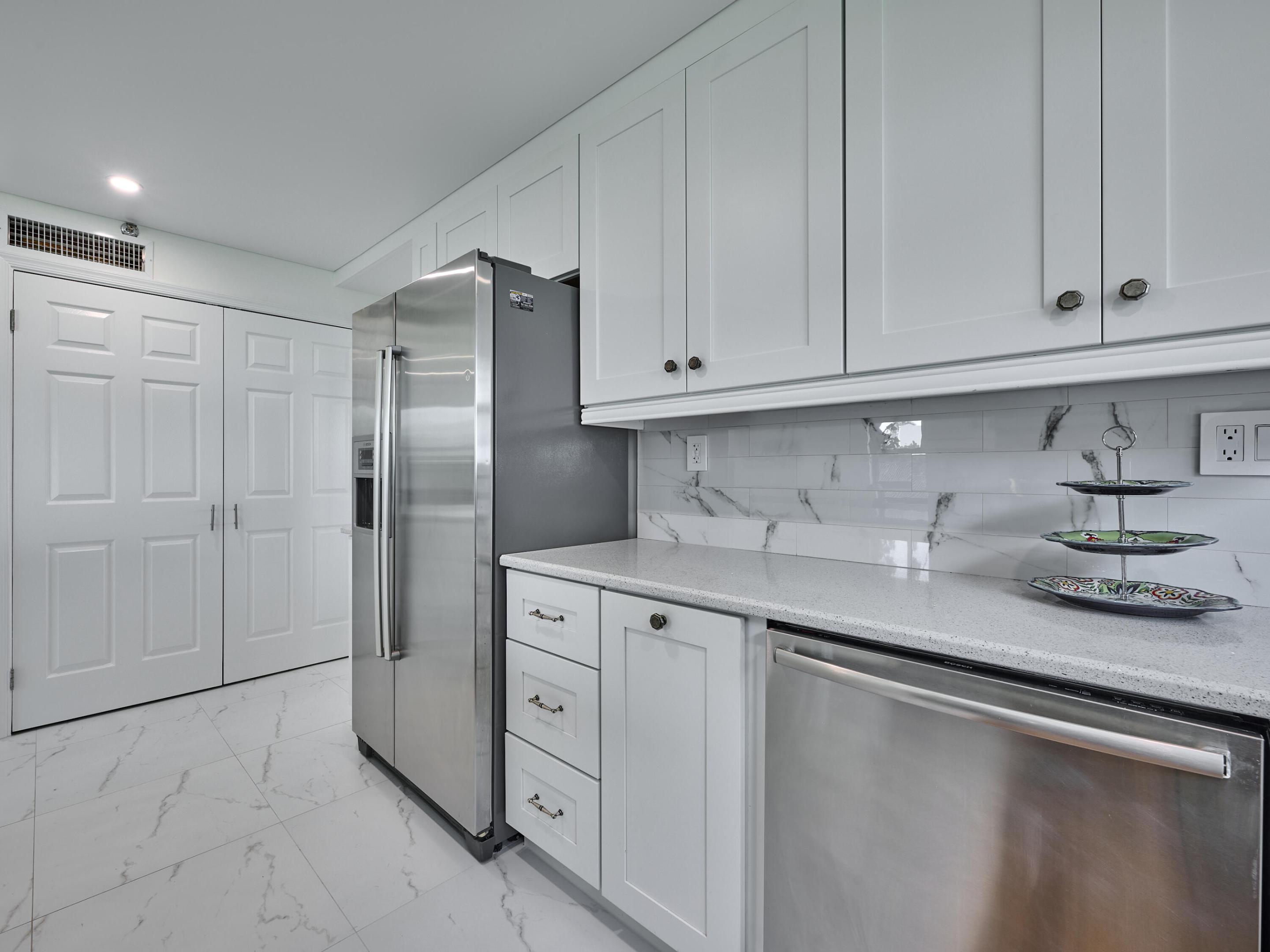 EVERGLADES OF NORTH PALM BEACH - Residential Lease