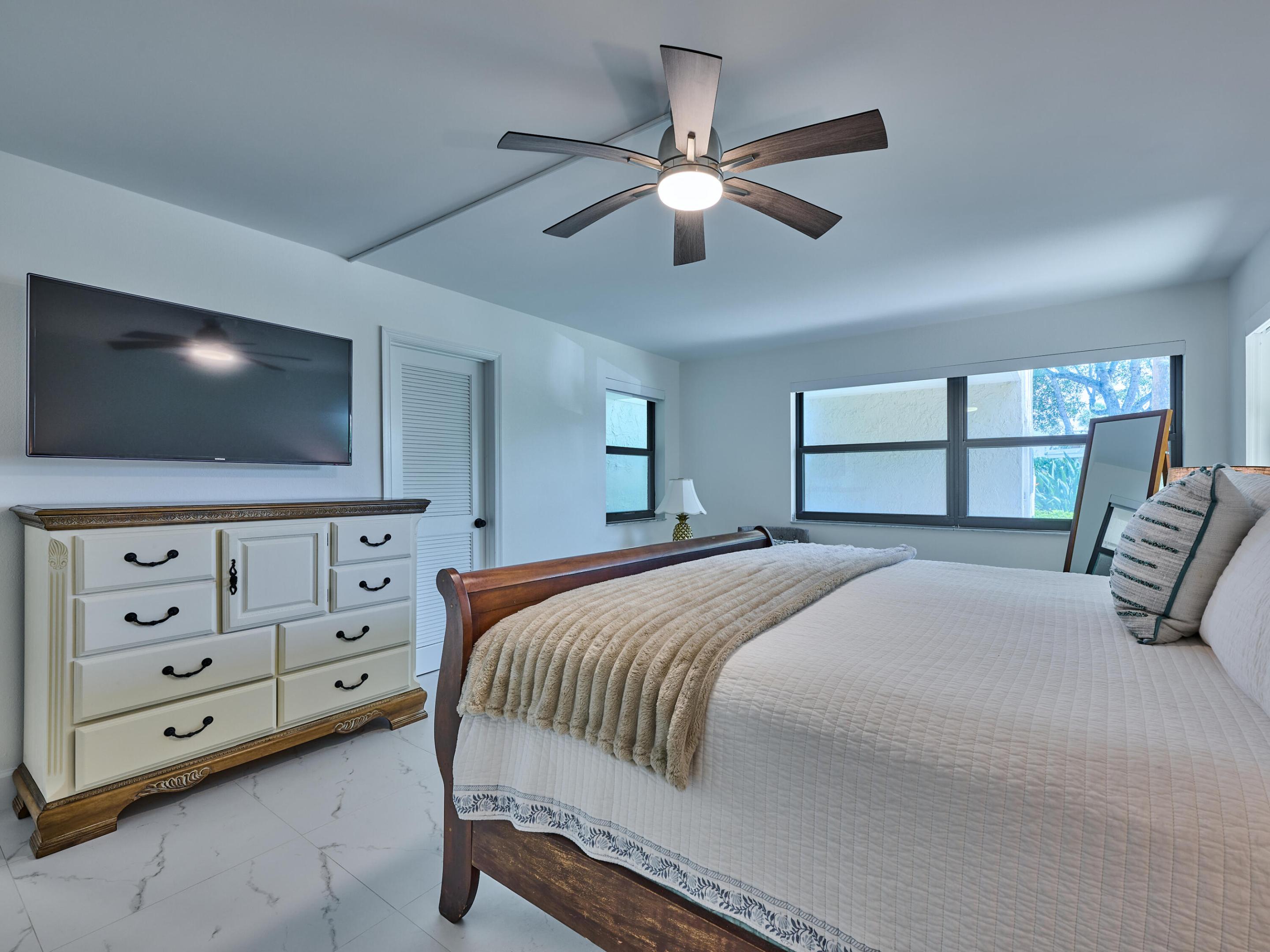 EVERGLADES OF NORTH PALM BEACH - Residential Lease