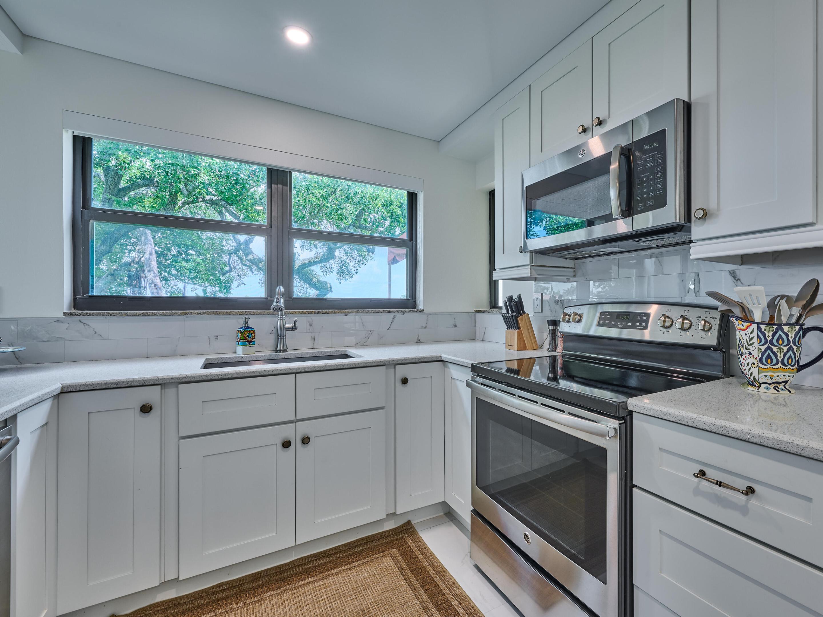 EVERGLADES OF NORTH PALM BEACH - Residential Lease