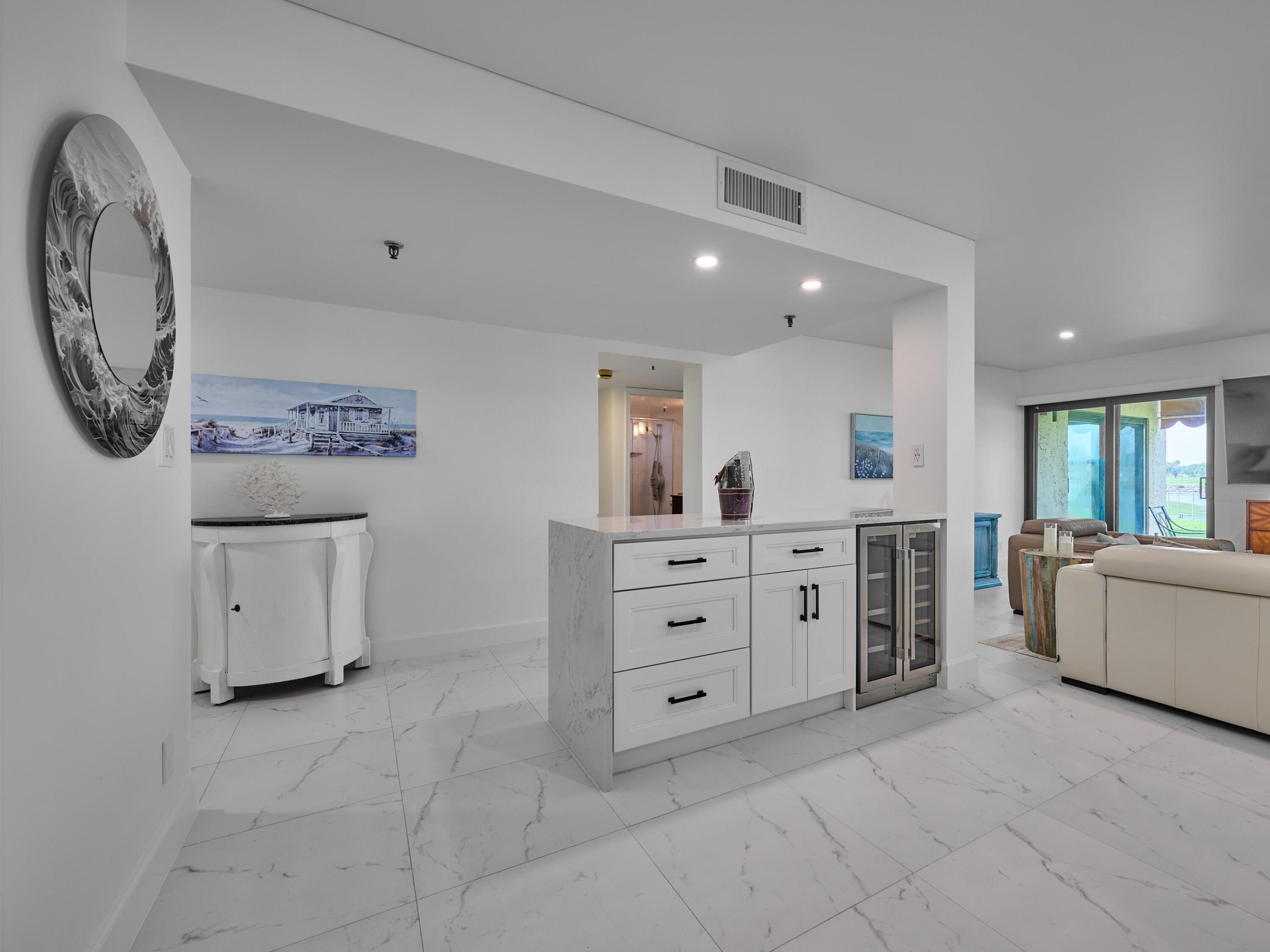 EVERGLADES OF NORTH PALM BEACH - Residential Lease