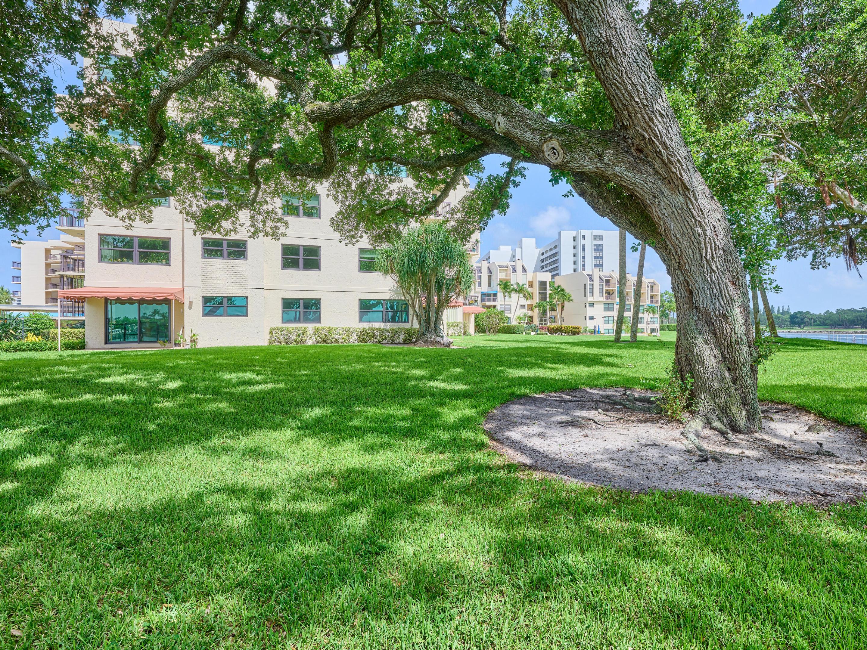EVERGLADES OF NORTH PALM BEACH - Residential Lease
