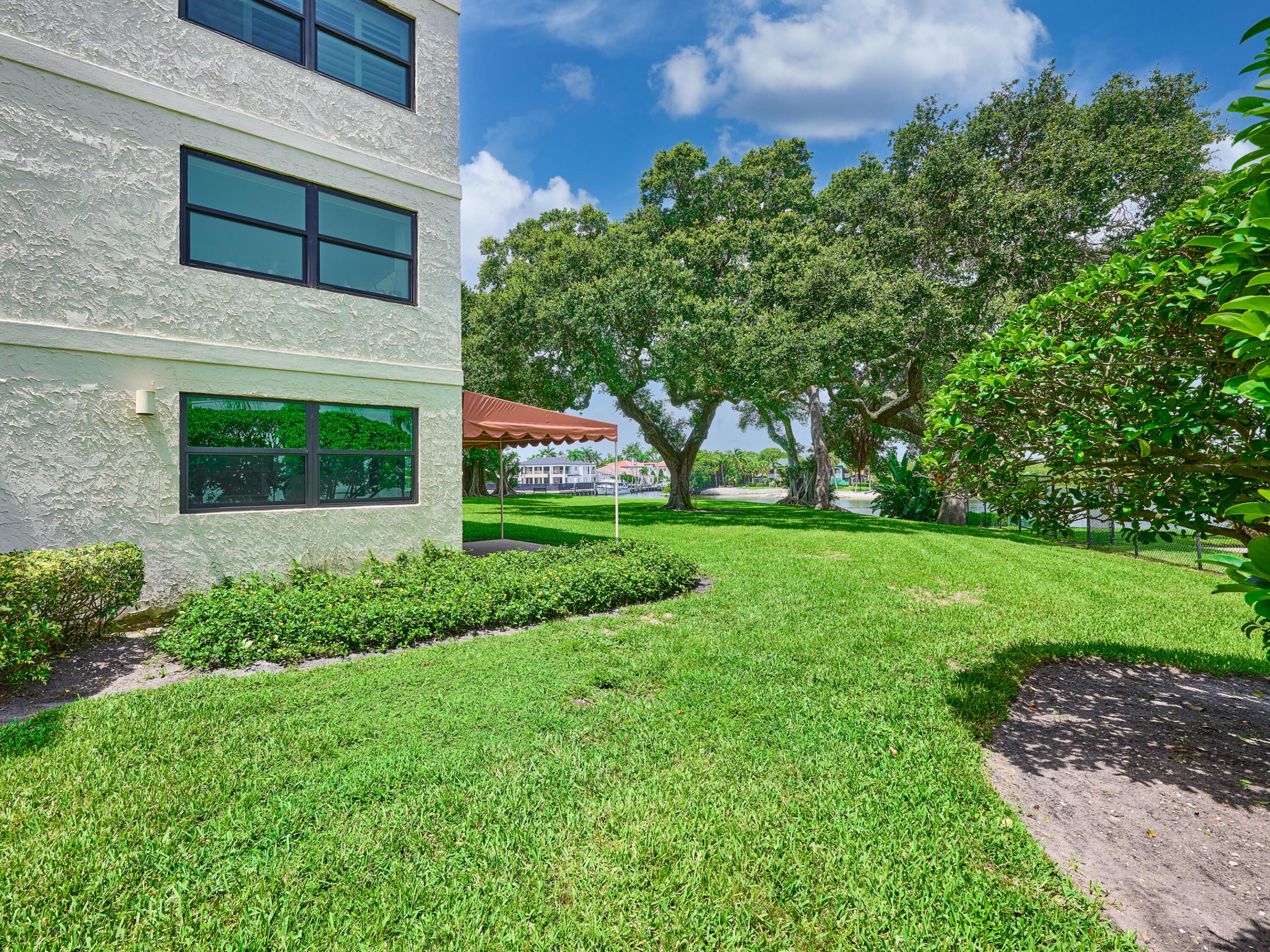 EVERGLADES OF NORTH PALM BEACH - Residential Lease