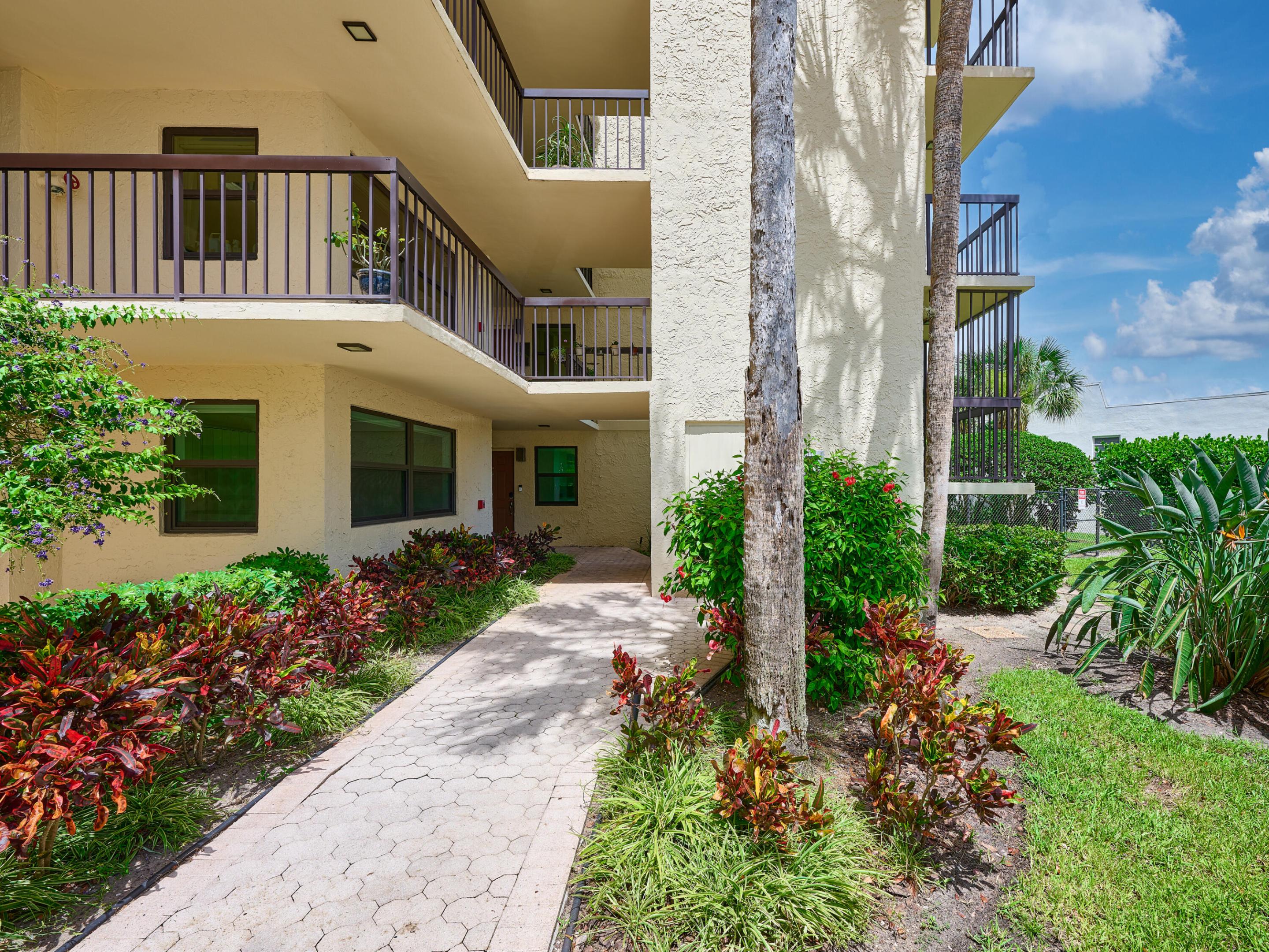 EVERGLADES OF NORTH PALM BEACH - Residential Lease
