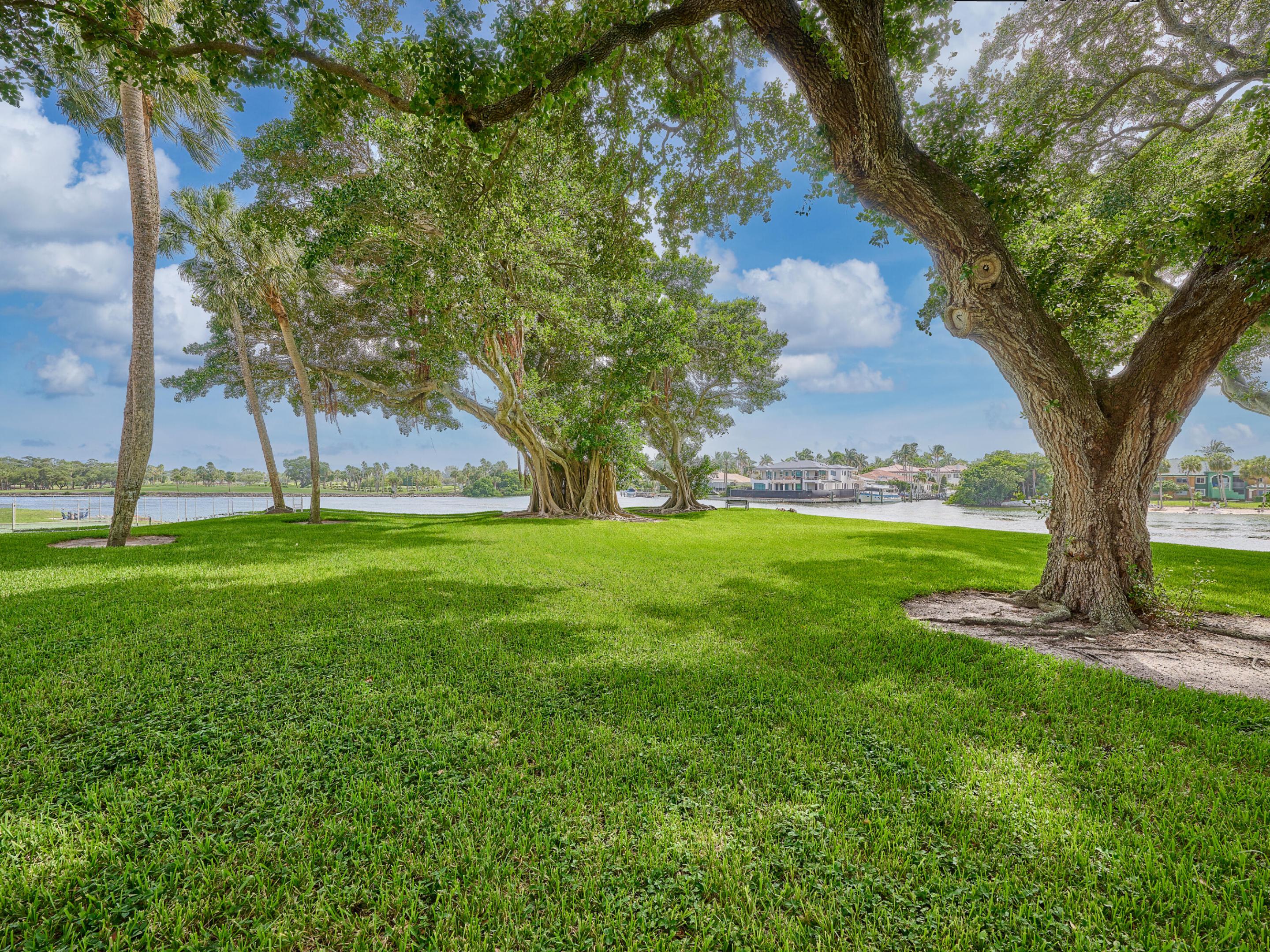 EVERGLADES OF NORTH PALM BEACH - Residential Lease