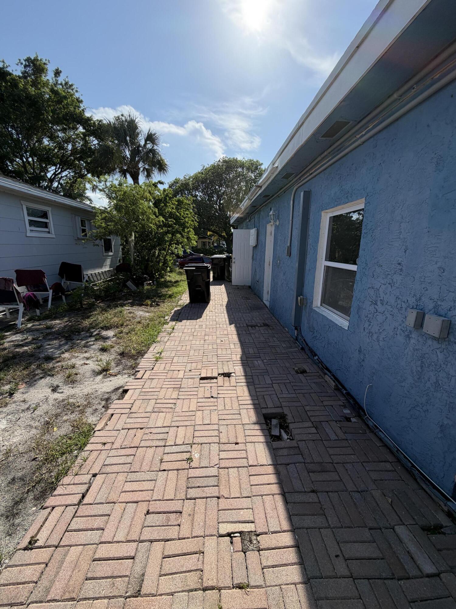 LAKE WORTH TOWN OF - Residential Income