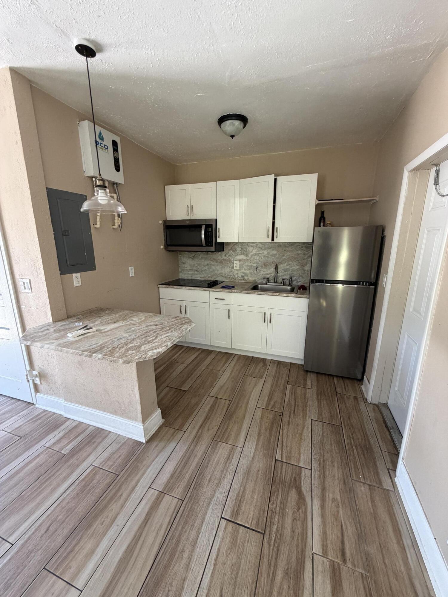 LAKE WORTH TOWN OF - Residential Income
