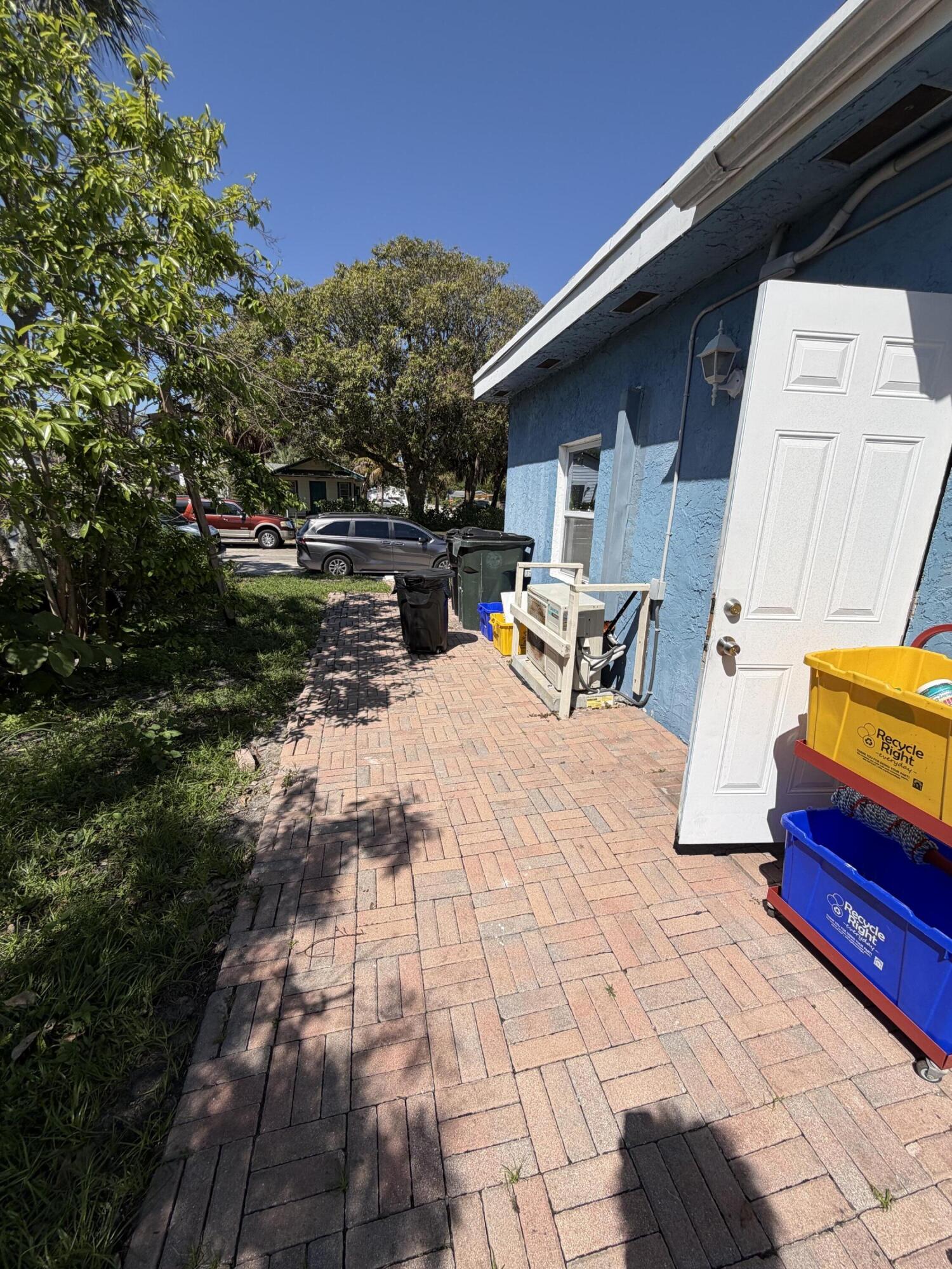 LAKE WORTH TOWN OF - Residential Income
