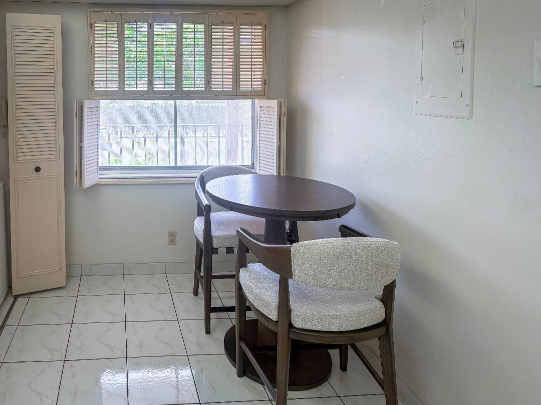 PALM LAKES CONDO - Residential