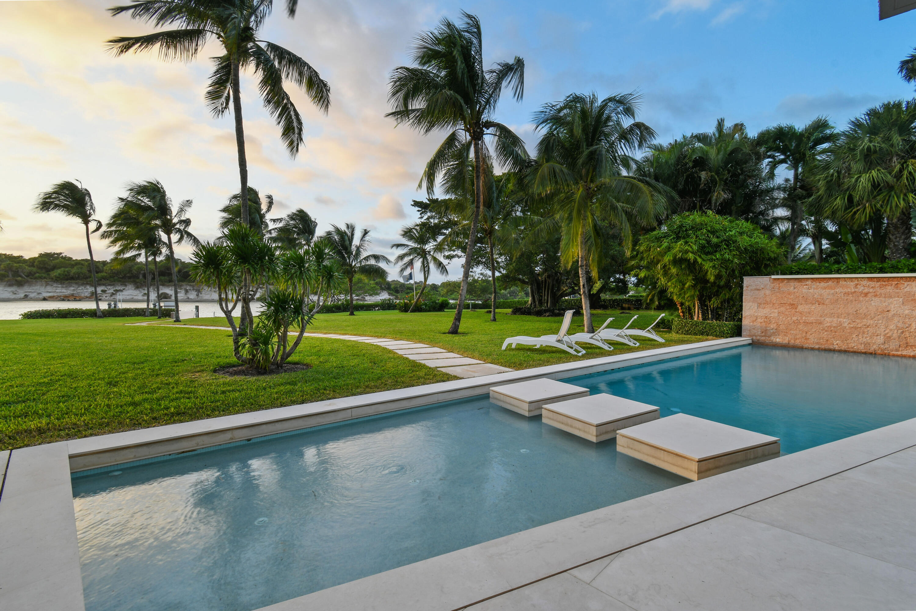 JUPITER INLET BEACH COLONY - Residential