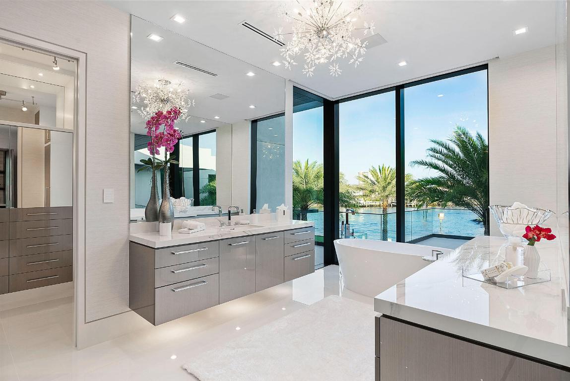 ROYAL PALM YACHT & COUNTRY CLUB - Residential